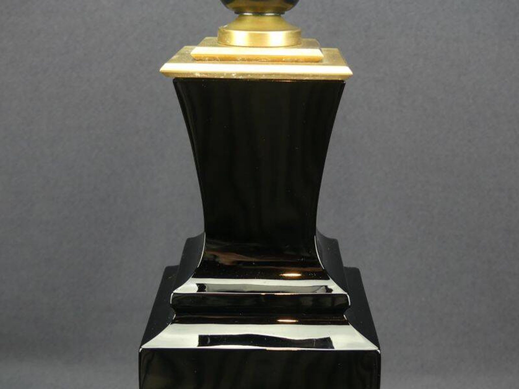 Baccarat, pied de lampe en cristal noir