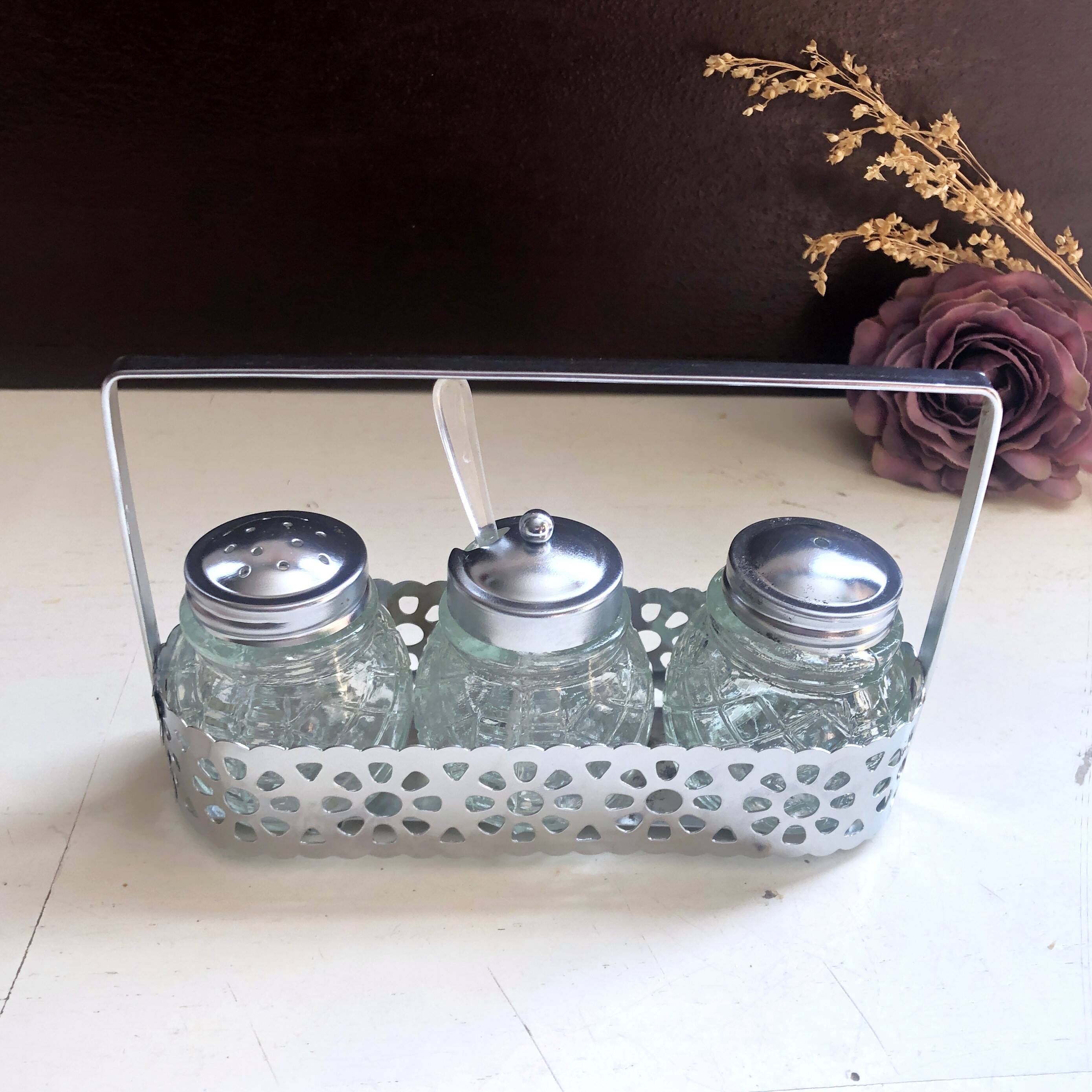 4-piece salt shaker, pepper and mustard set with spoon in stainless steel basket