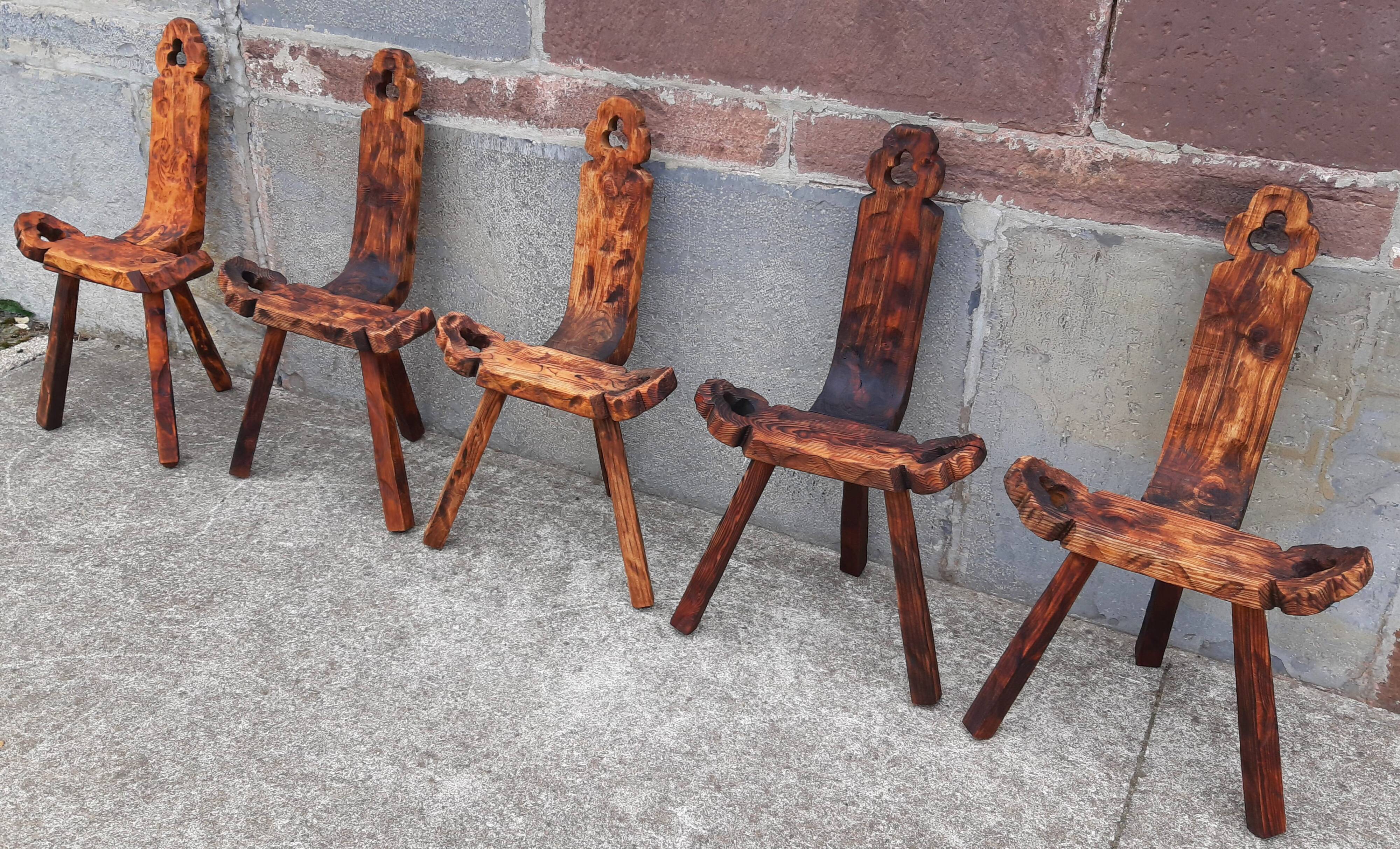 Set of 5 wooden tripod chairs