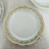 5 flat porcelain plates