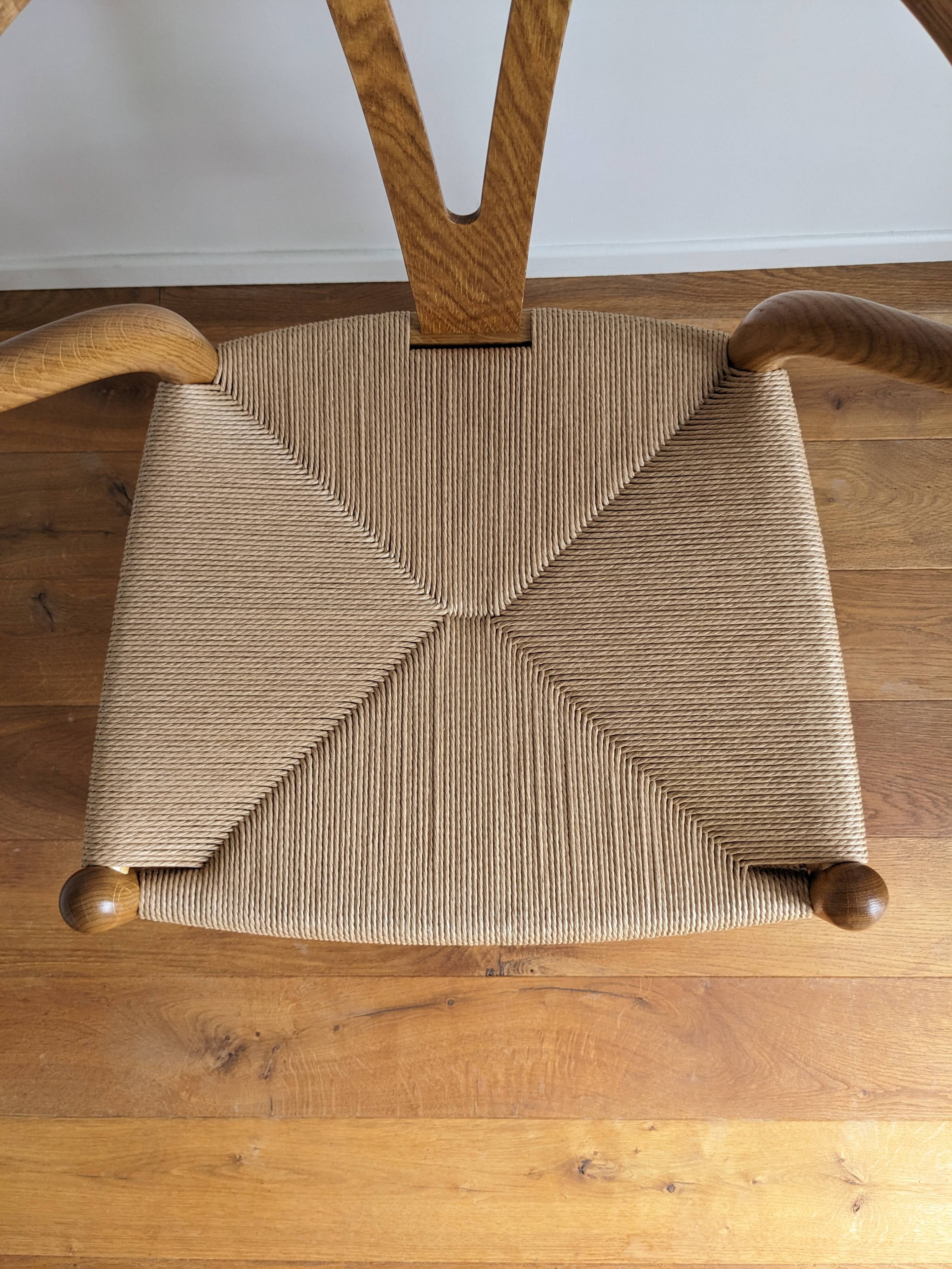 CH24 Wishbone chair, designer Hans Wegner for Carl Hansen & Søn
