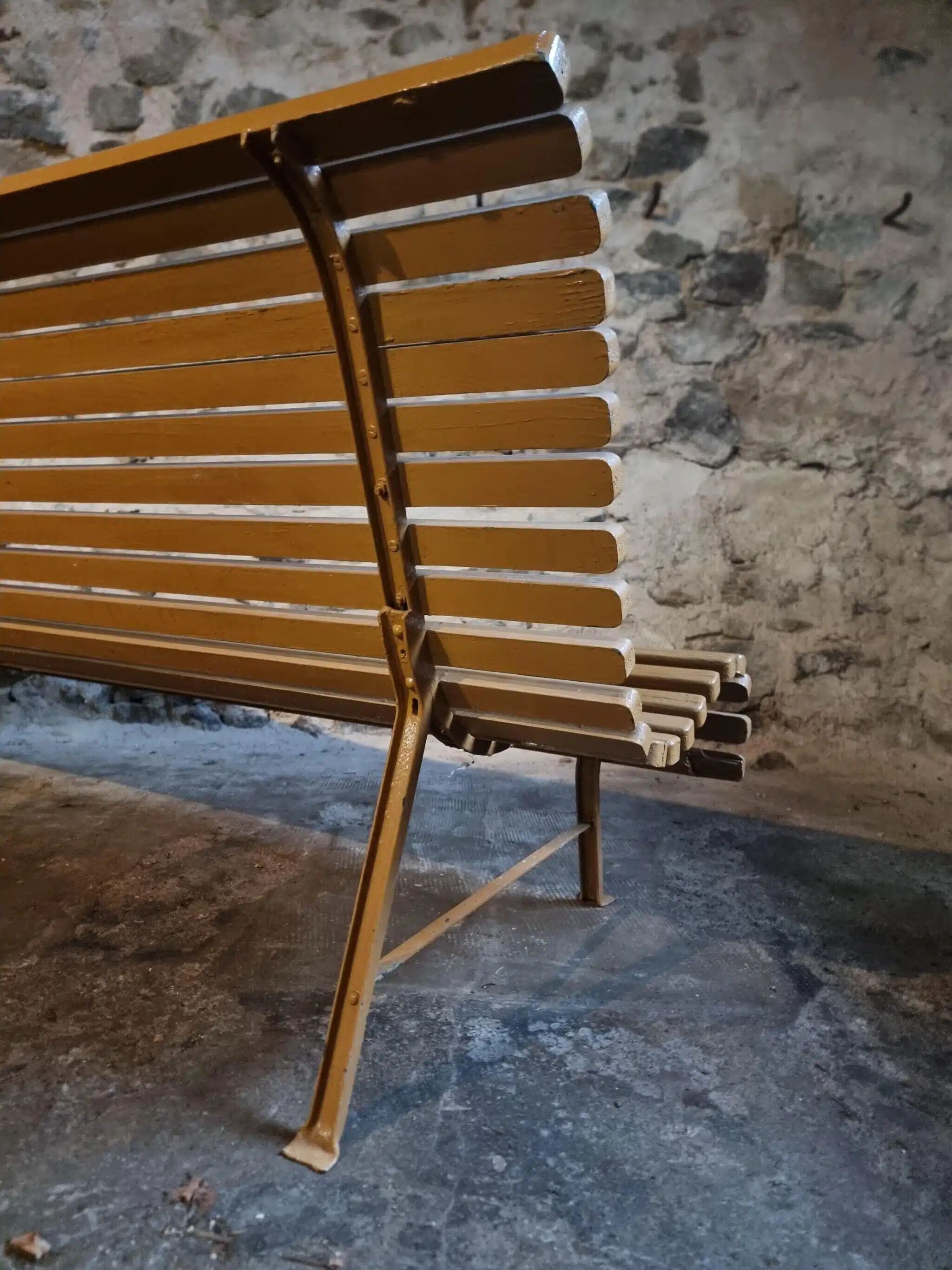 Vintage French garden bench in pine, mid-20th century.