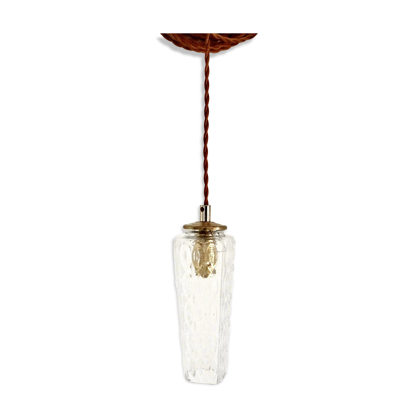 Chiseled glass suspension