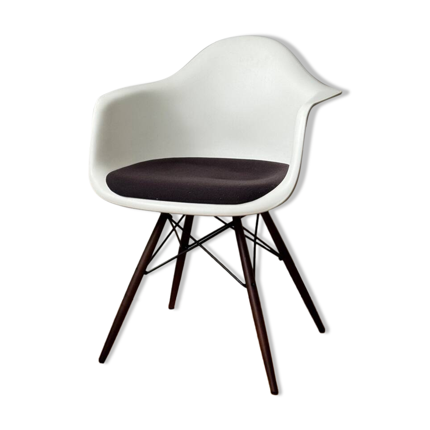 DAW Charles and Ray Eames armchair by Vitra