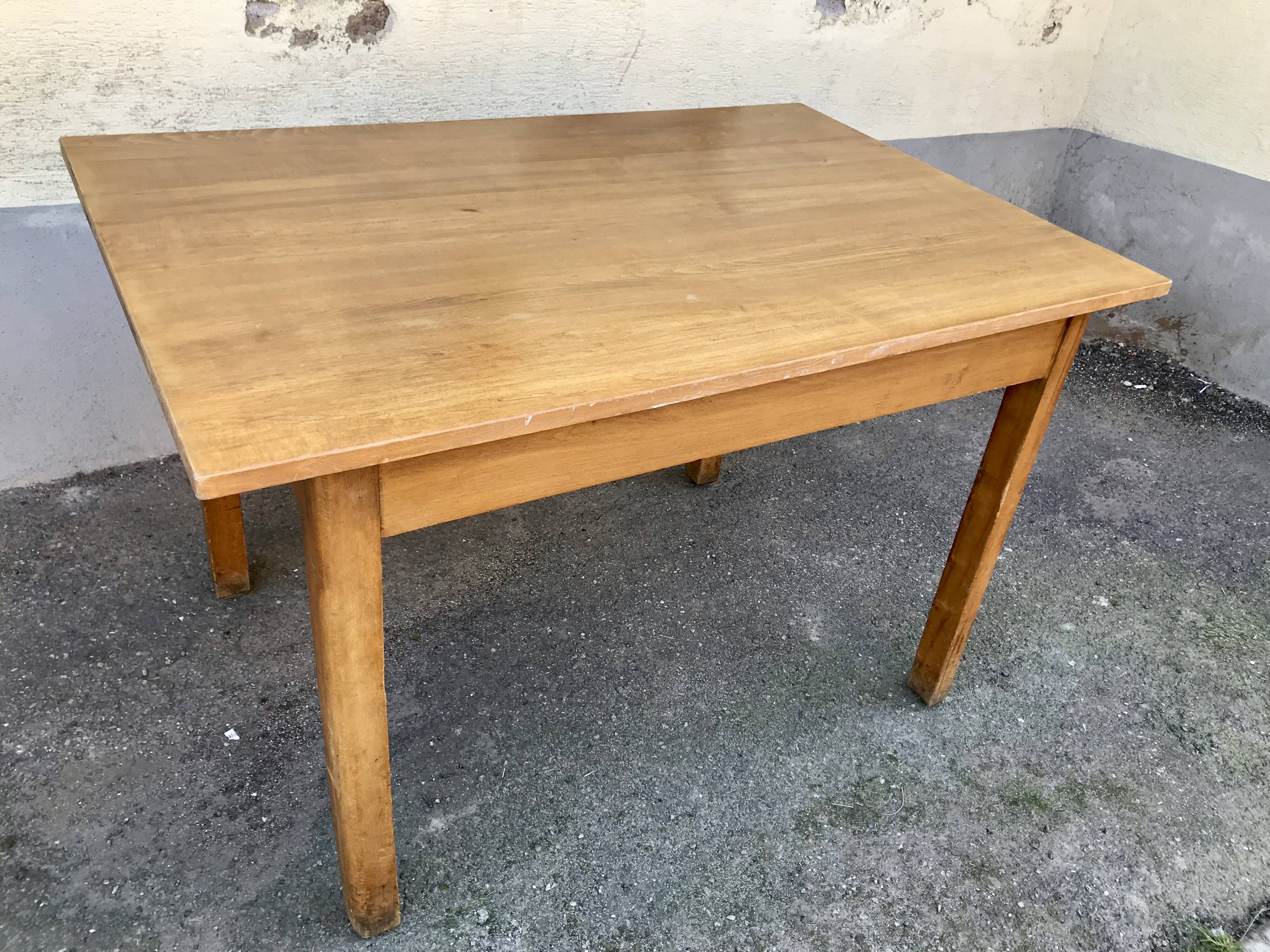 Table bistrot vintage annee 1950 en hetre