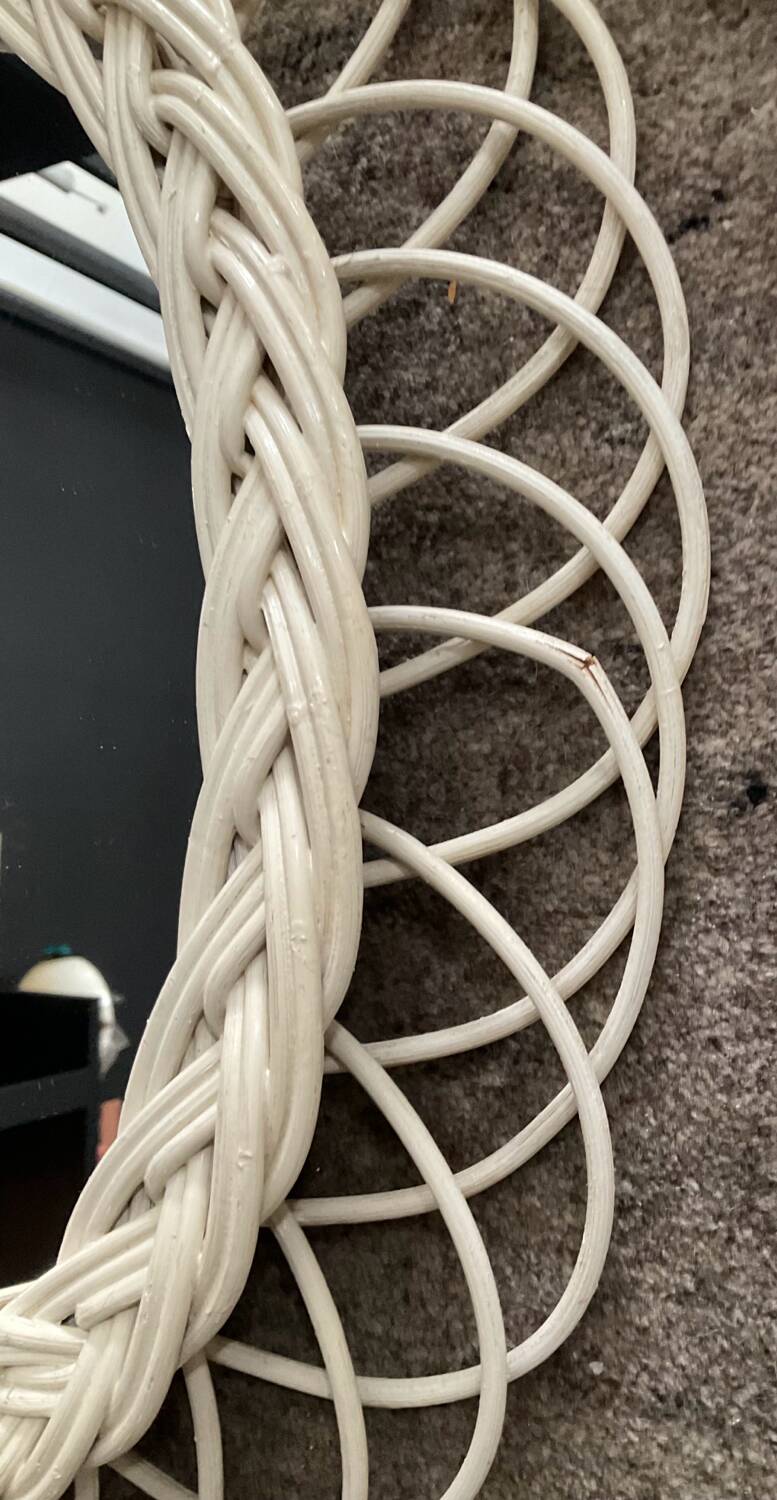 Rattan entrance set with mirror and 2 coat hooks.