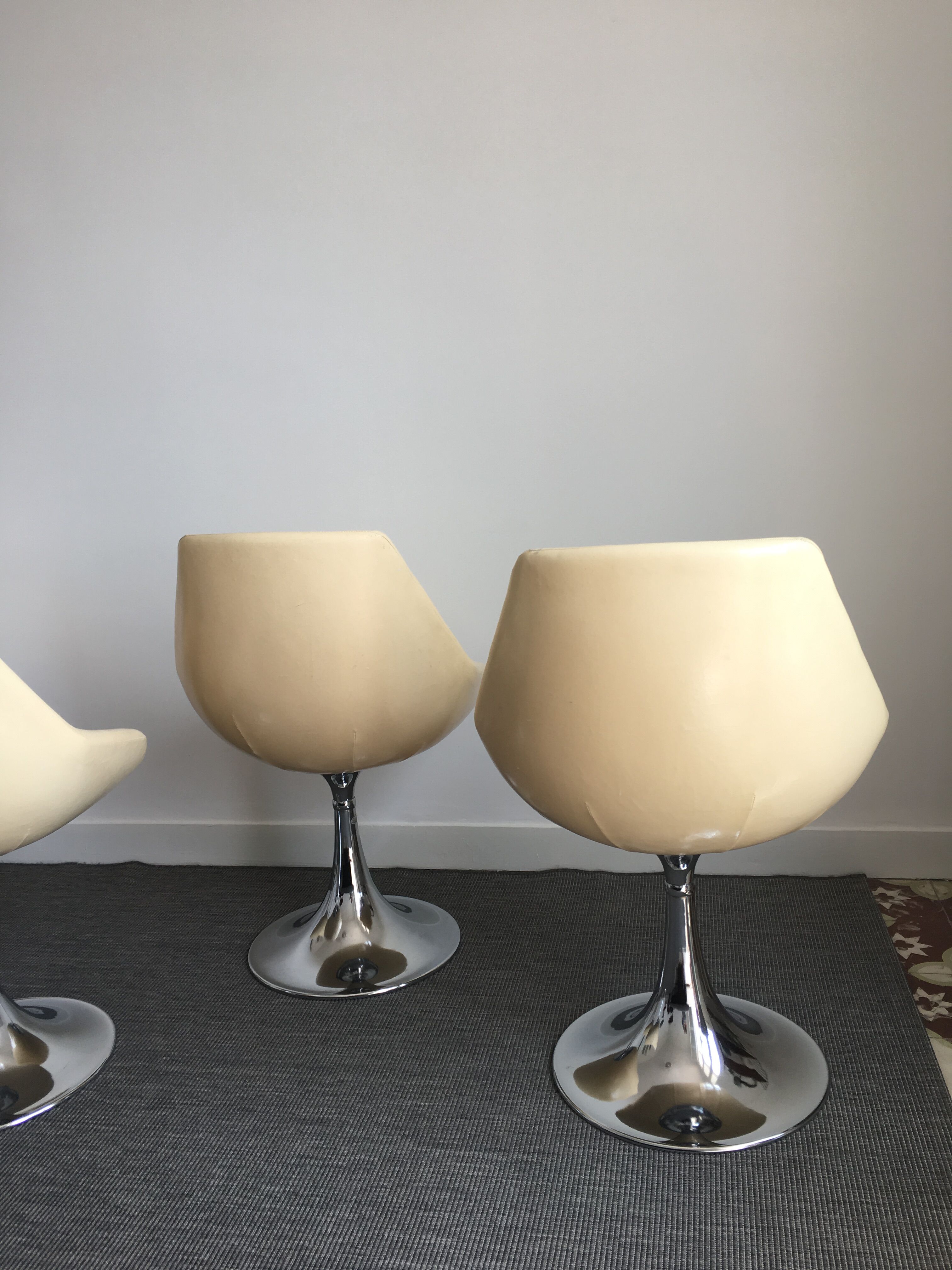 Vintage chair foot tulip