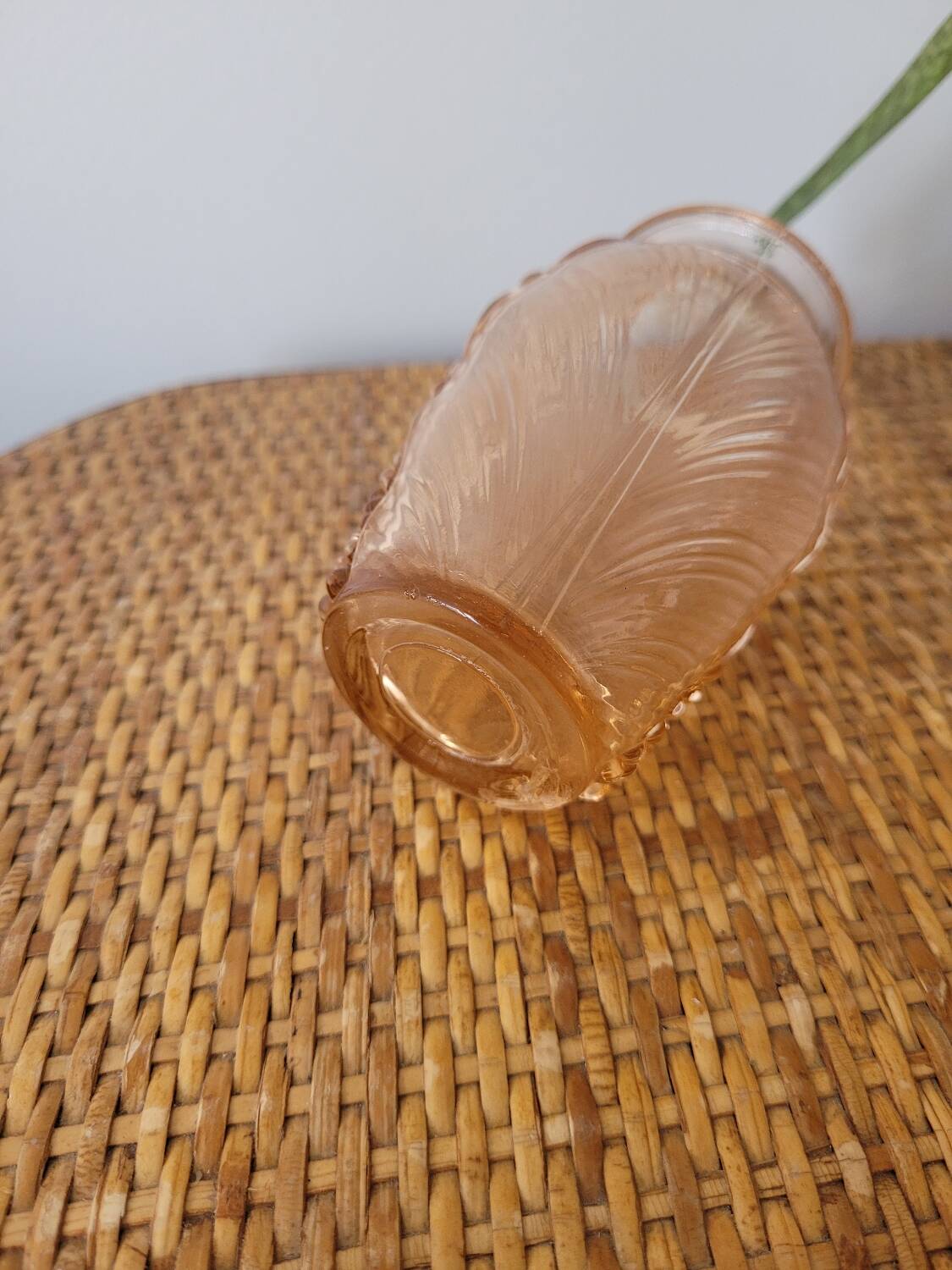 Small pink bulb vase