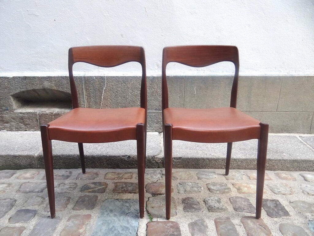 6 Scandinavian chairs