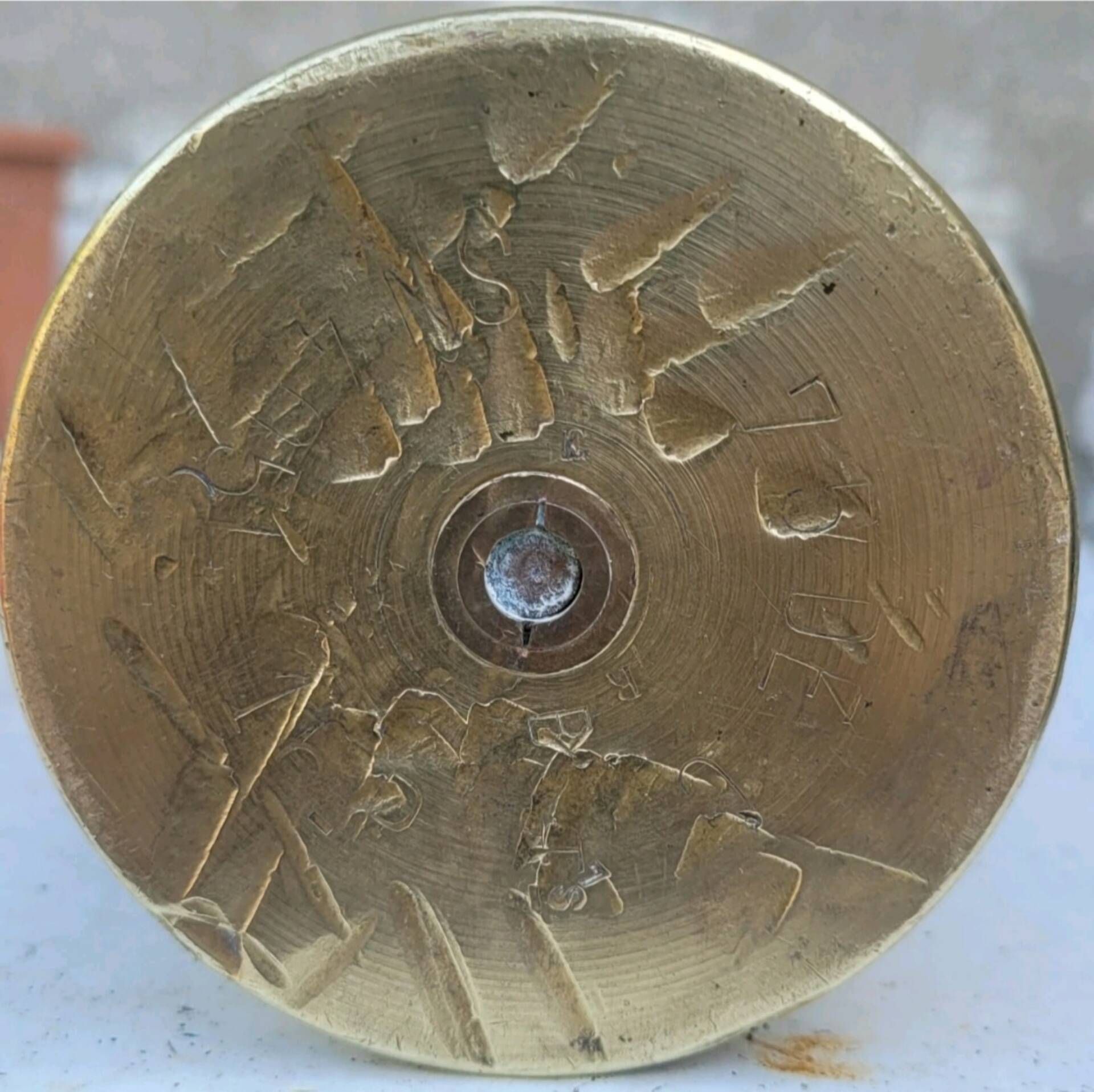 75 shell casing carved - Art of the poilus floral decoration WW1