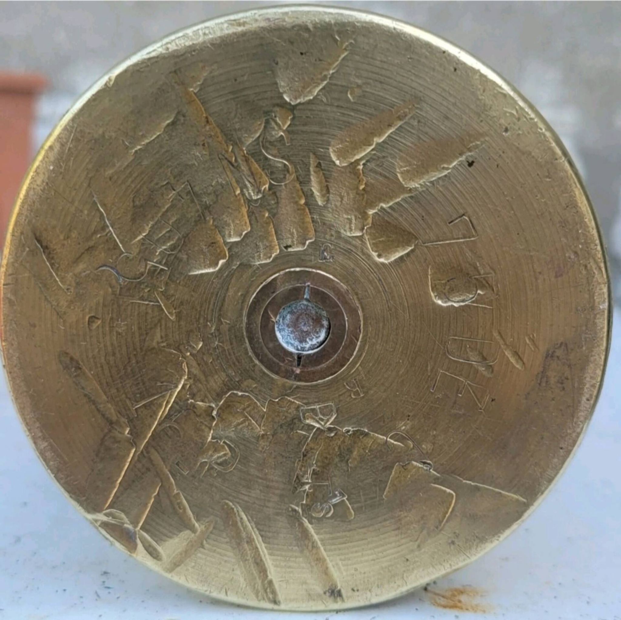 75 shell casing carved - Art of the poilus floral decoration WW1