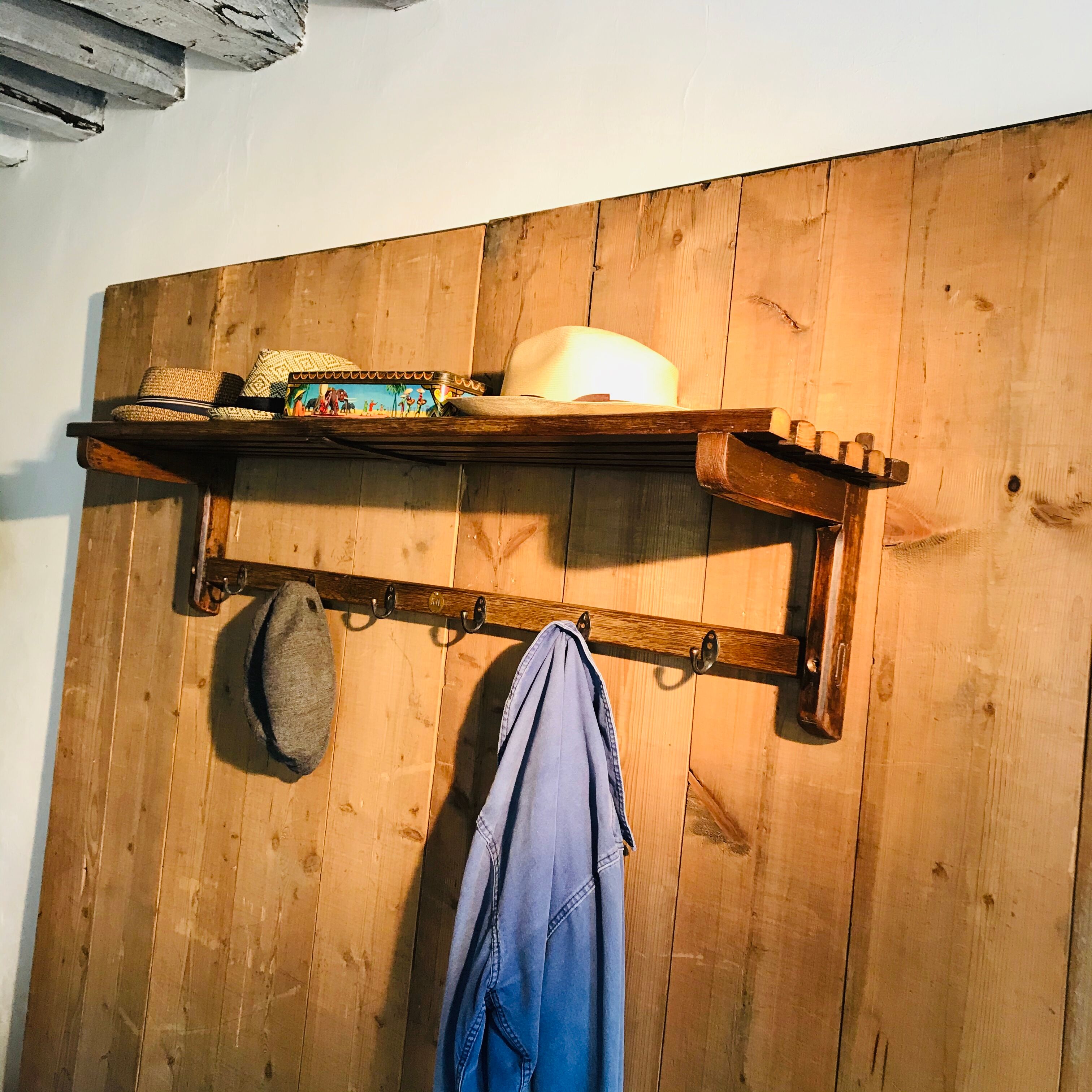 Wall coat rack