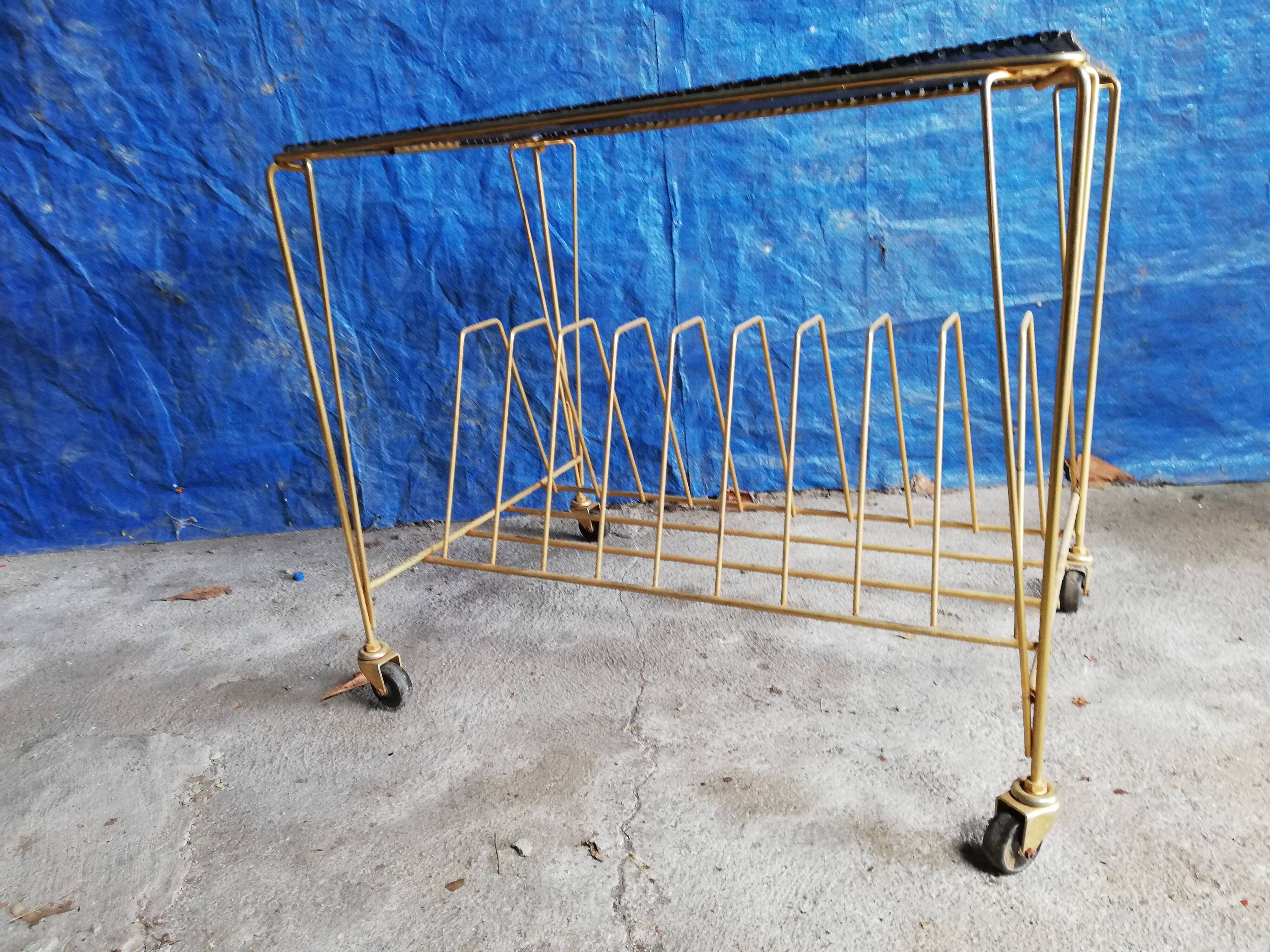 Table serves wheels perforated sheet rigitulle vinyl support