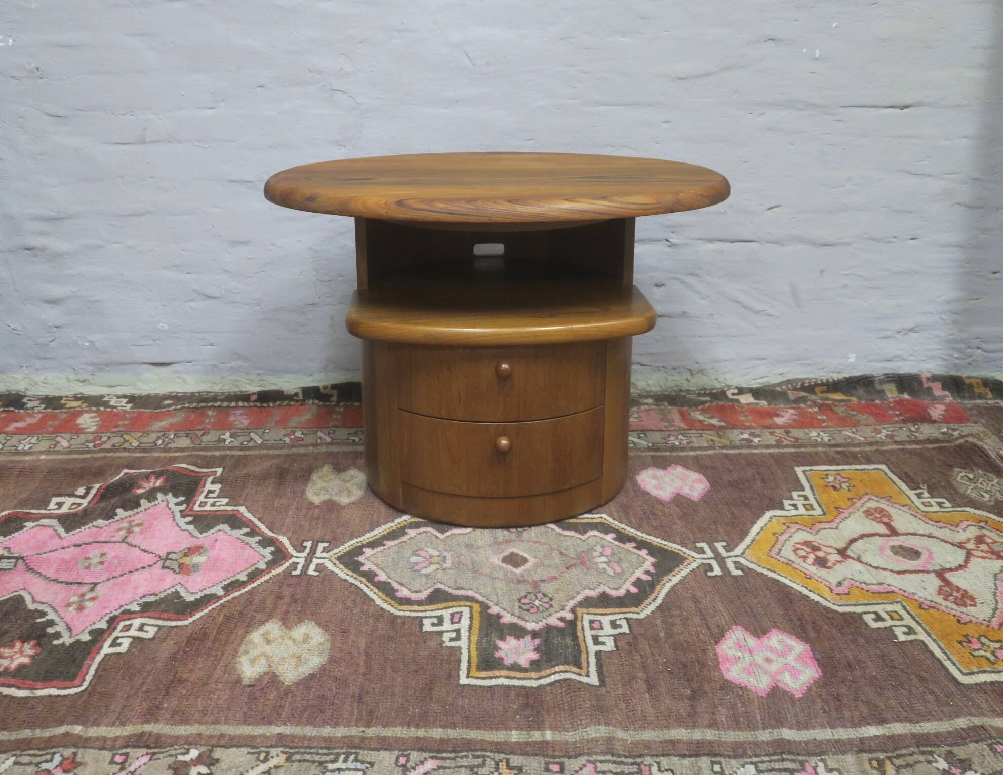 Table basse ovale en teck massif avec plateau pivotant par Silkeborg, Danemark, années 1960.