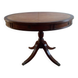Extendable table with claw legs