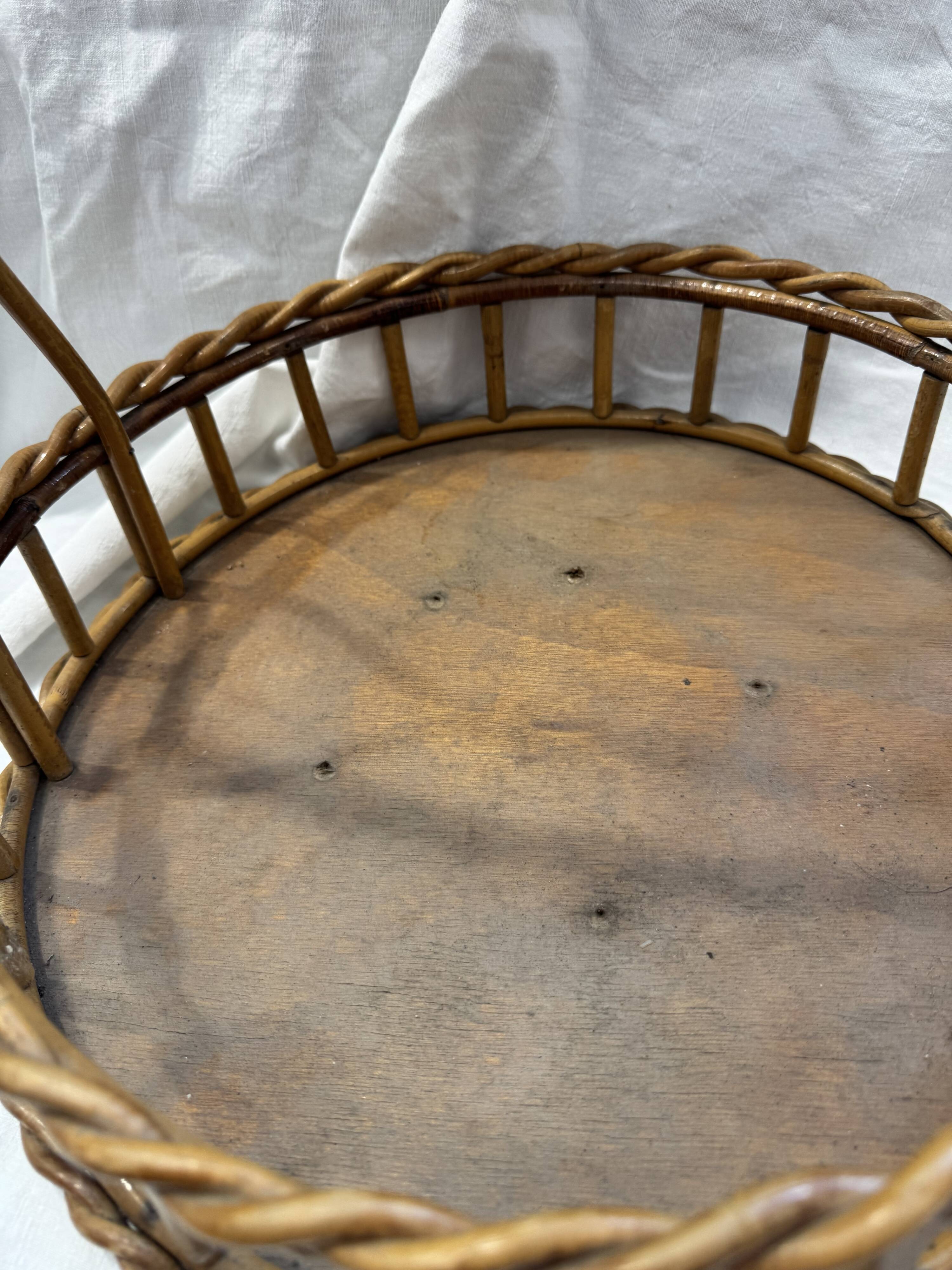 Panier en osier marron