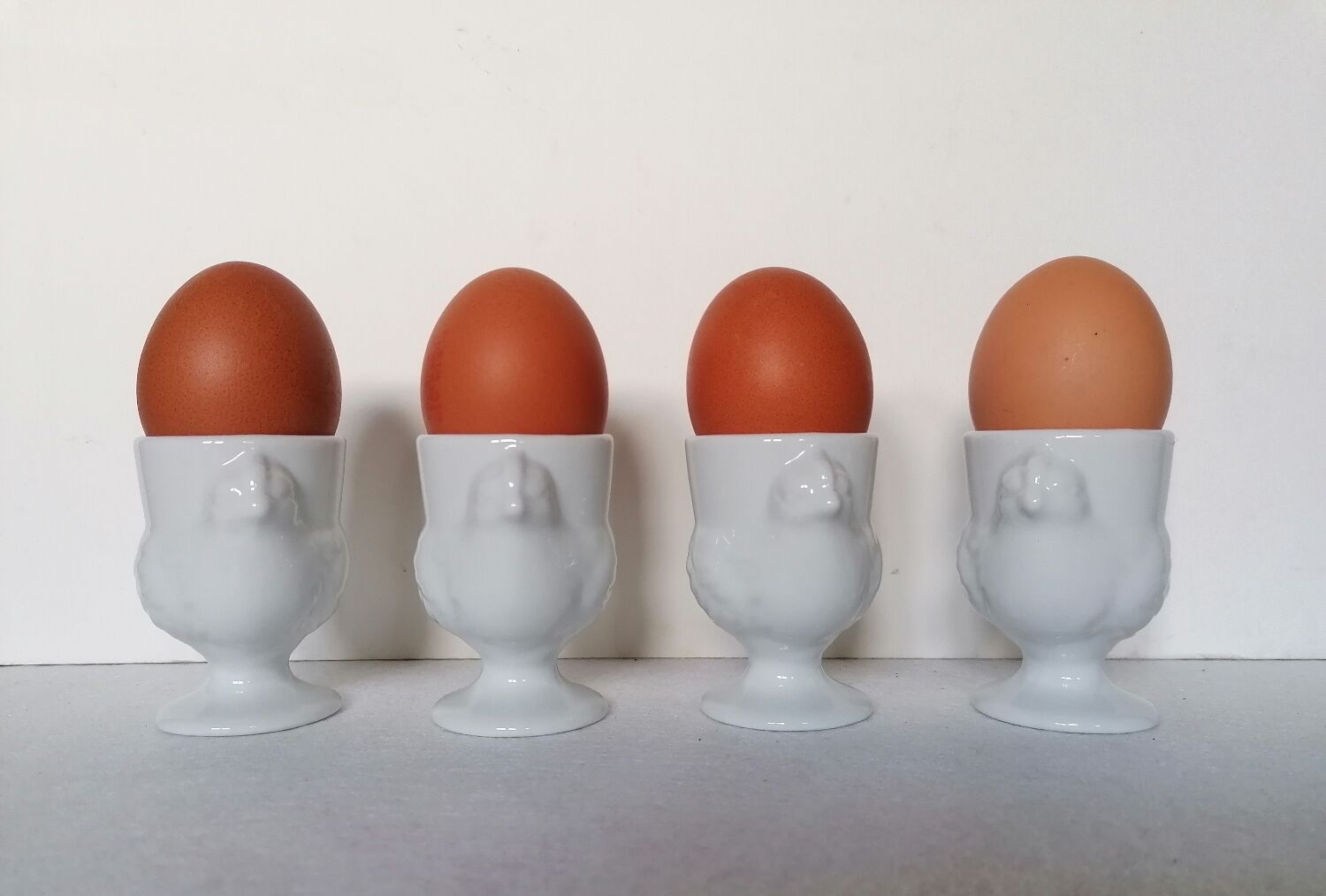 4 coquetiers poule porcelaine blanche