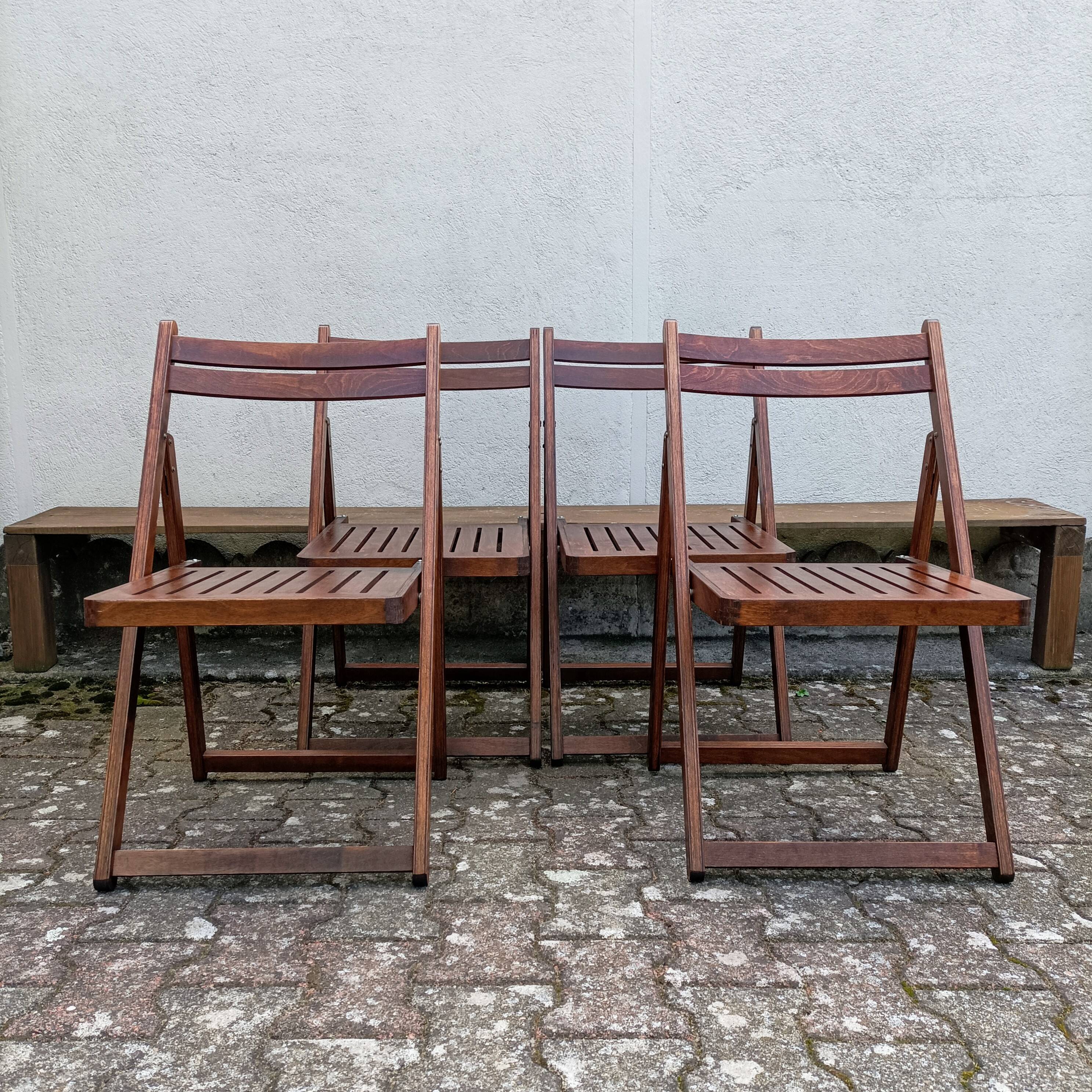 Wooden folding chairs, 70s