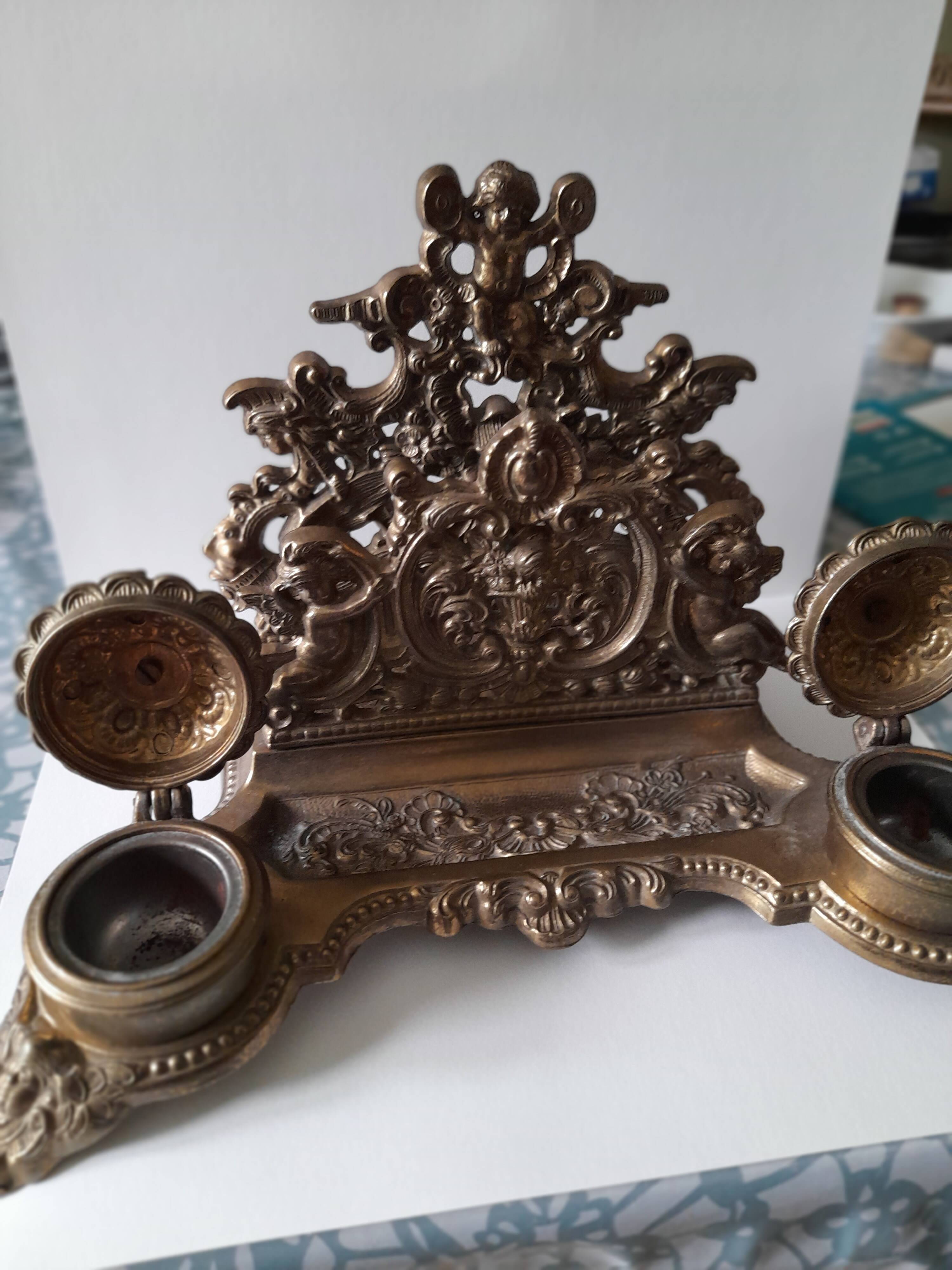 Double inker door feathers door letters style louis xv