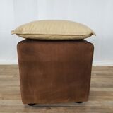 Fauteuil avec pouf en cuir et daim