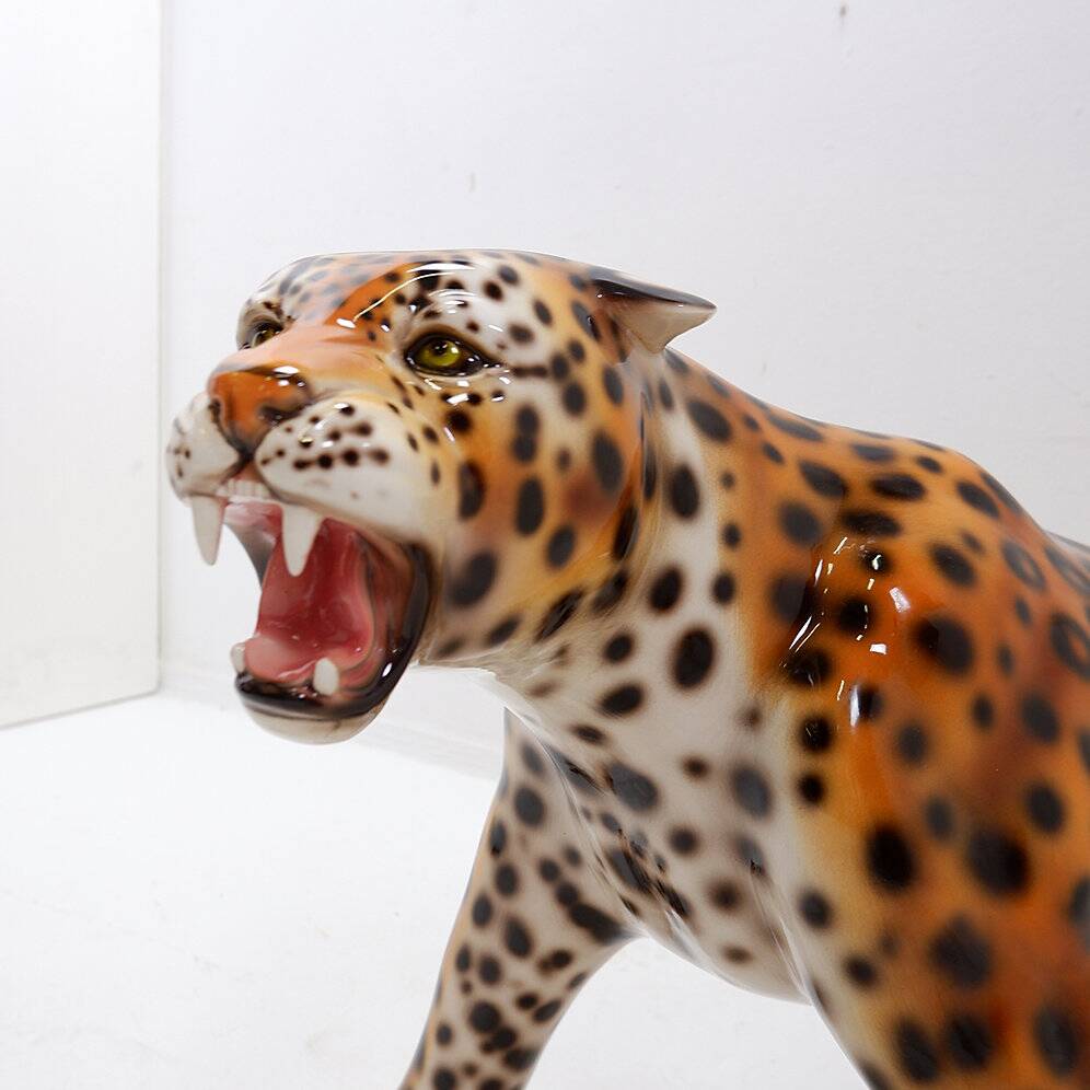 Ceramic sculpture of a leopard by "Ceramiche Boxer" - Italy