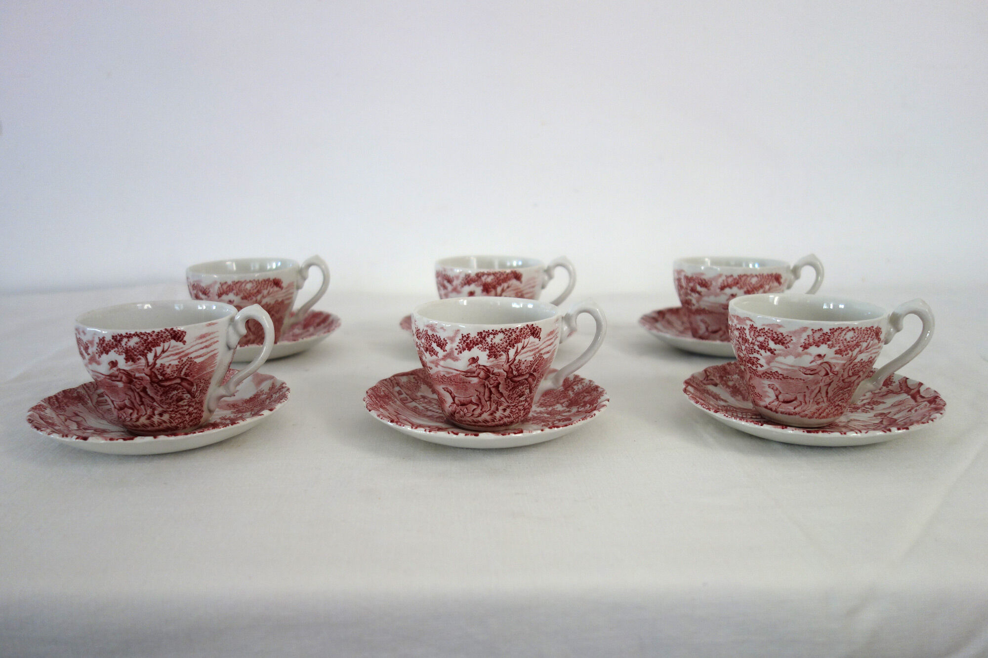 Set of 6 cups with saucers and milk jug The Hunter, England vintage