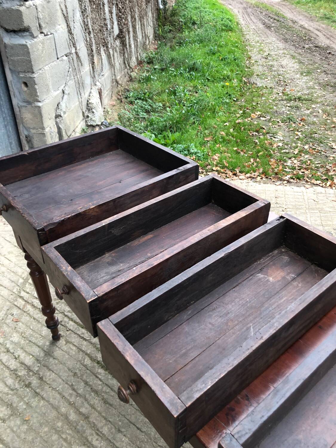 Antique farmhouse table in solid cherry wood with 4 drawers