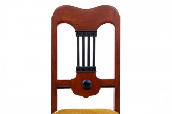 Ensemble de six chaises, Europe du Nord, tournant des XIXe et XXe siècles. Après restauration.