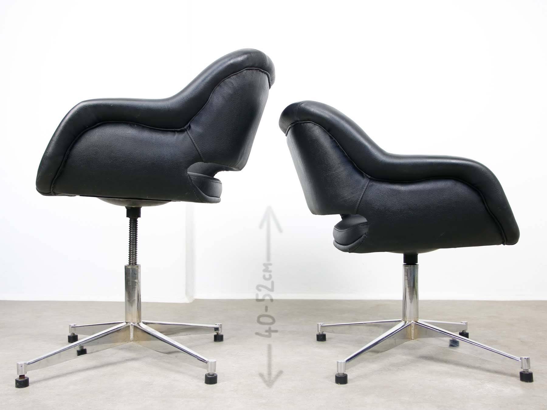 Chaise pivotante vintage en simili cuir noir et chrome, années 70