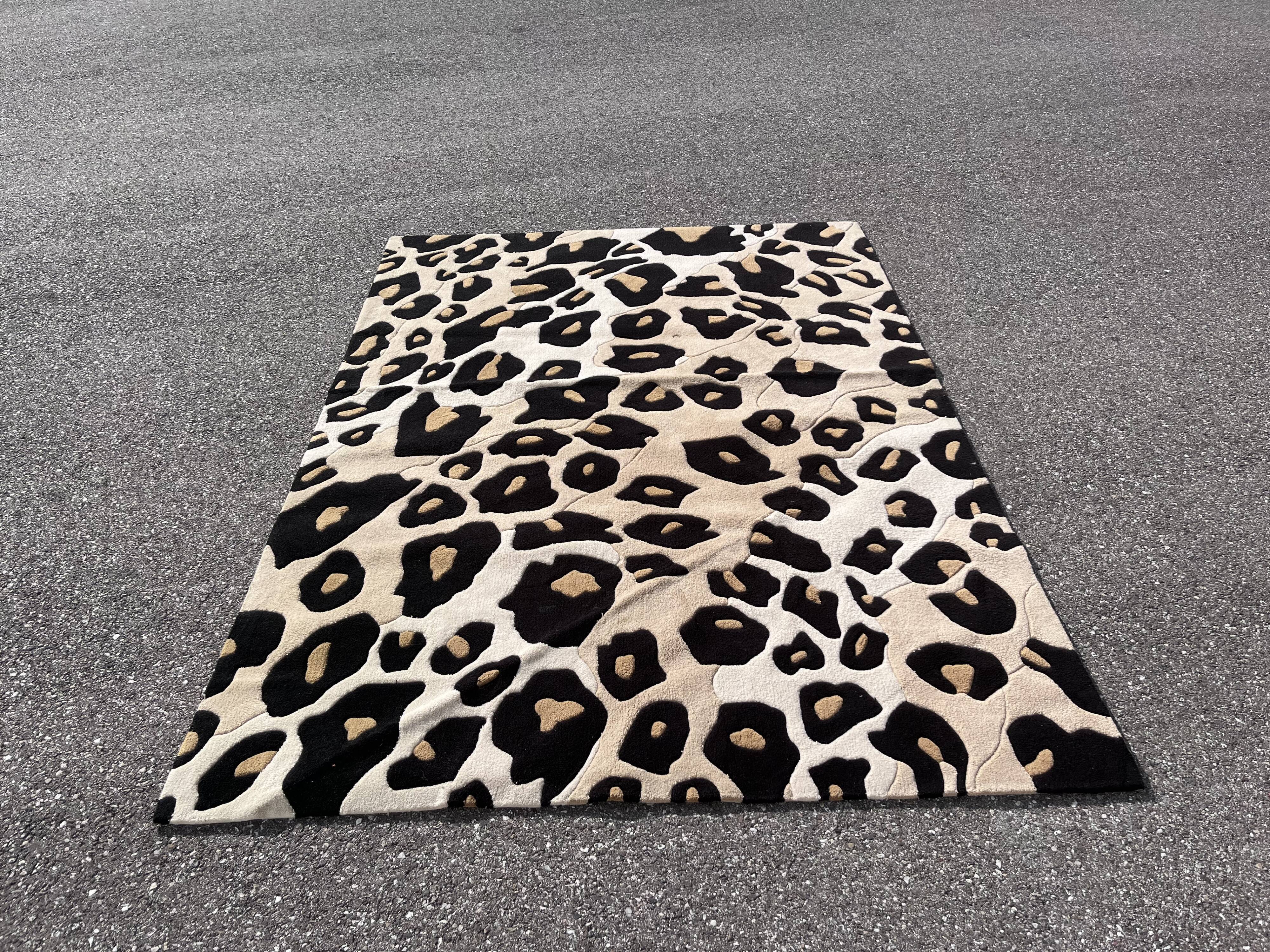 Vintage leopard carpet, 170x240 cm