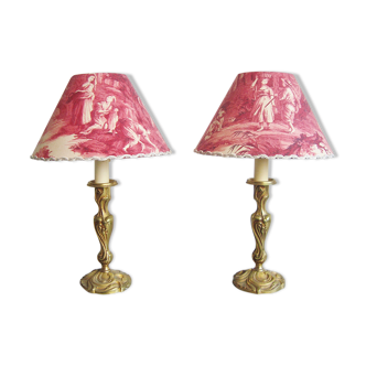 Paire de lampes anciennes en bronze avec abat-jours fait main en toile de Jouy vintage