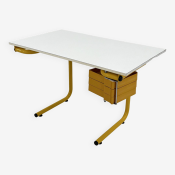 Bureau, table à dessin, table d'architecte jaune par Bieffeplast, 1970