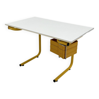 Bureau, table à dessin, table d'architecte jaune par Bieffeplast, 1970