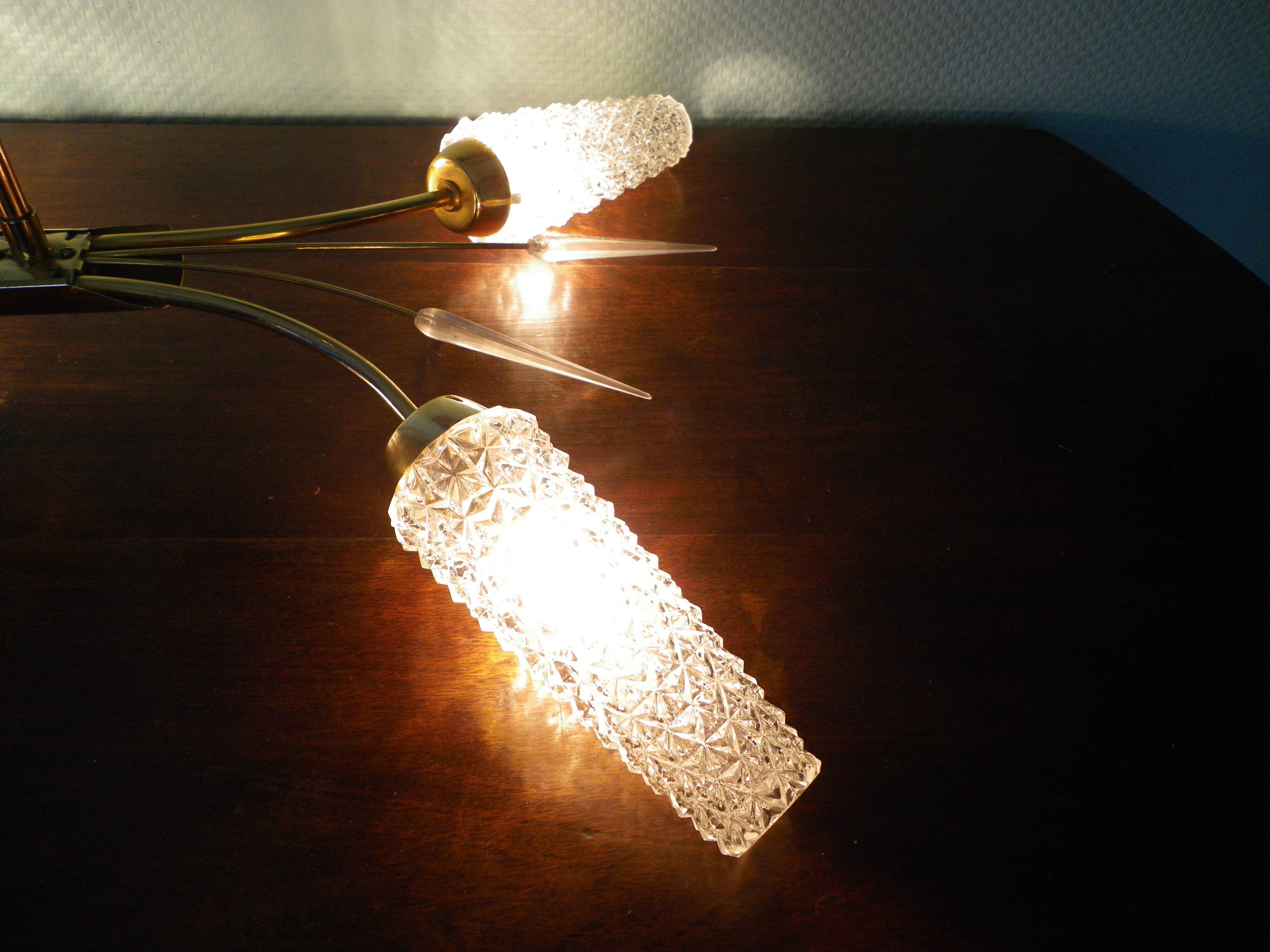 Four-light suspension with glass lampshade, diamond size, 1980.