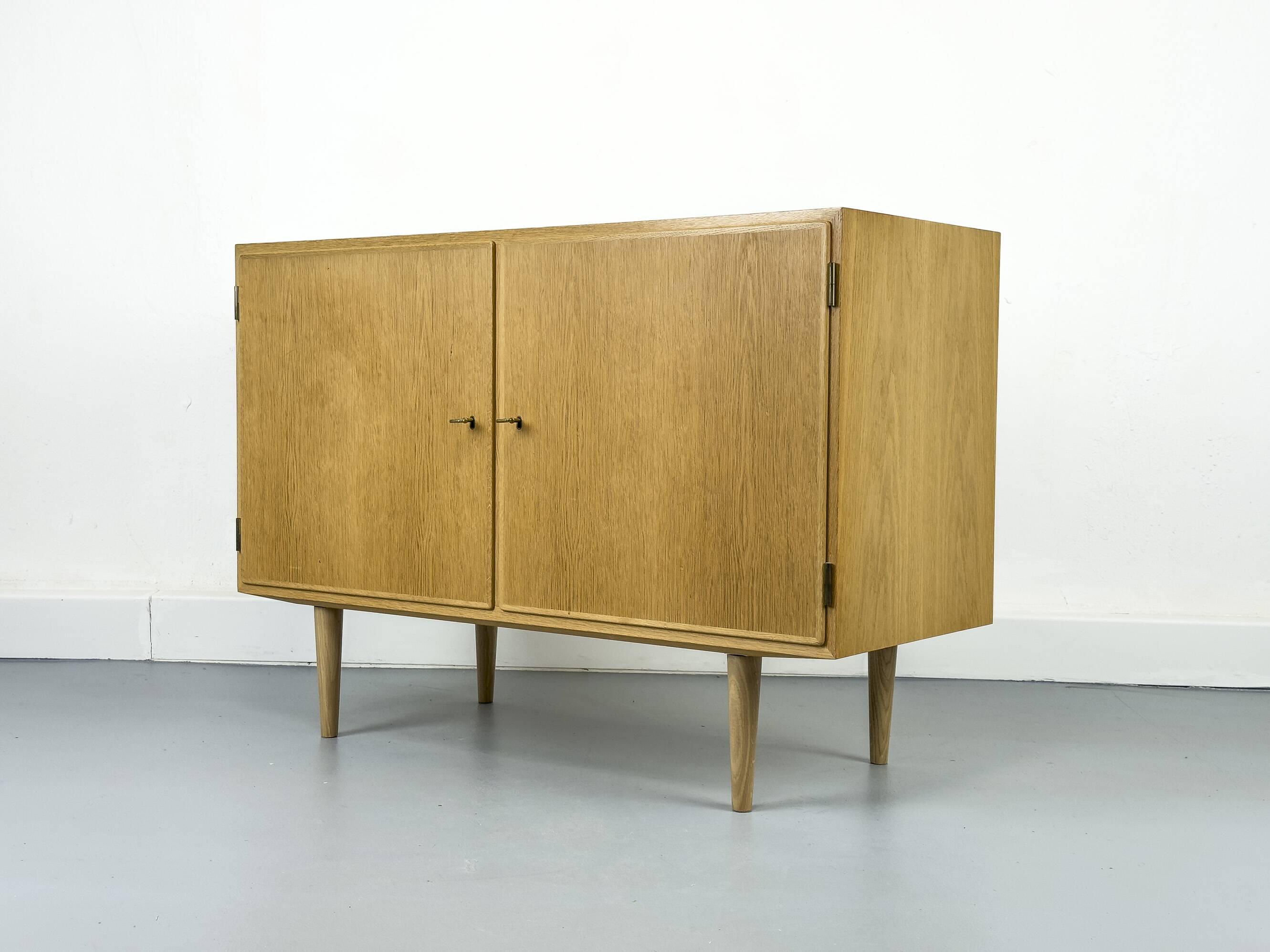 Mid-Century Oak Sideboard by Carlo Jensen for Hundevad & Co., 1960s