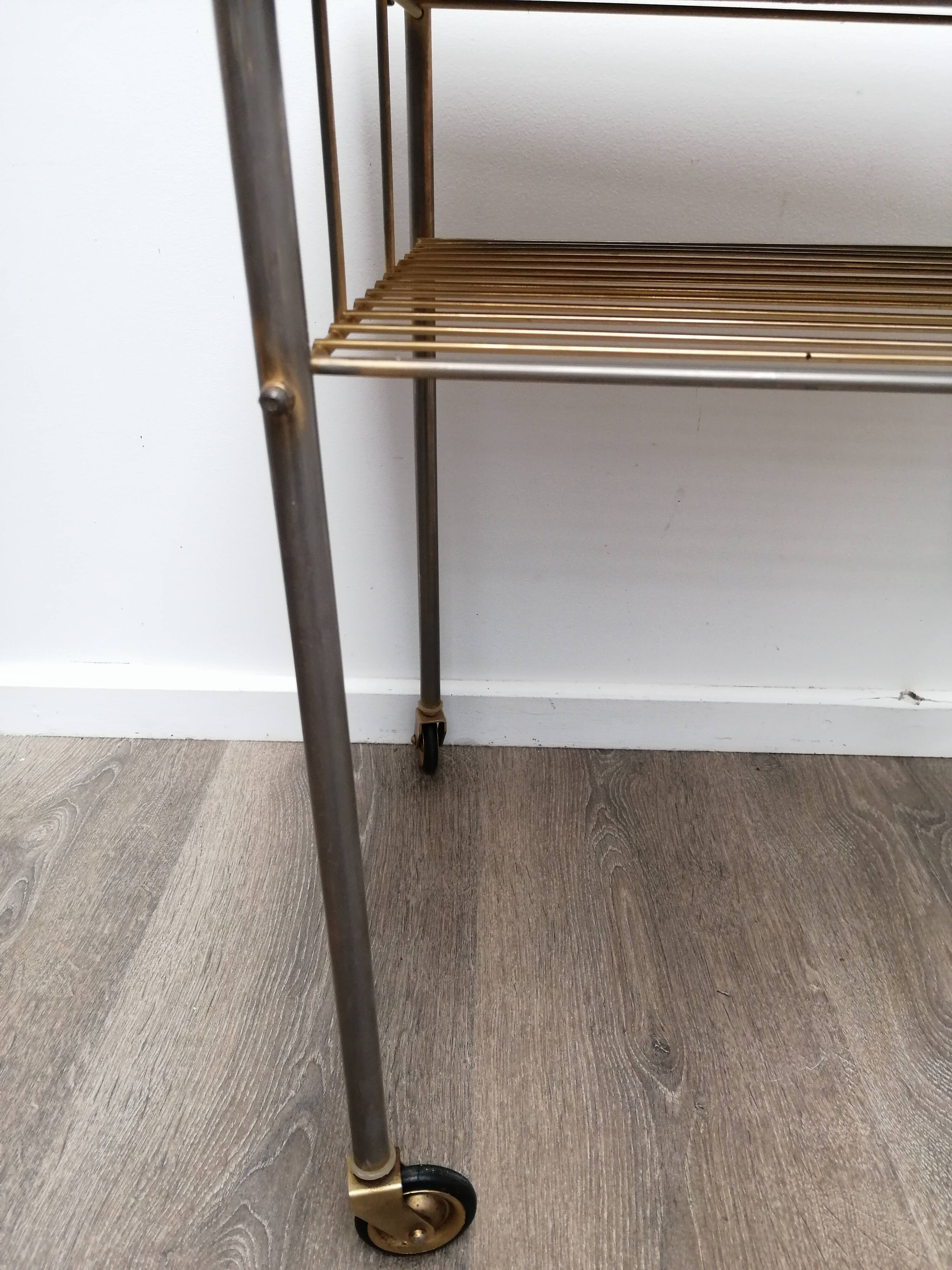 Desserte range vinyls