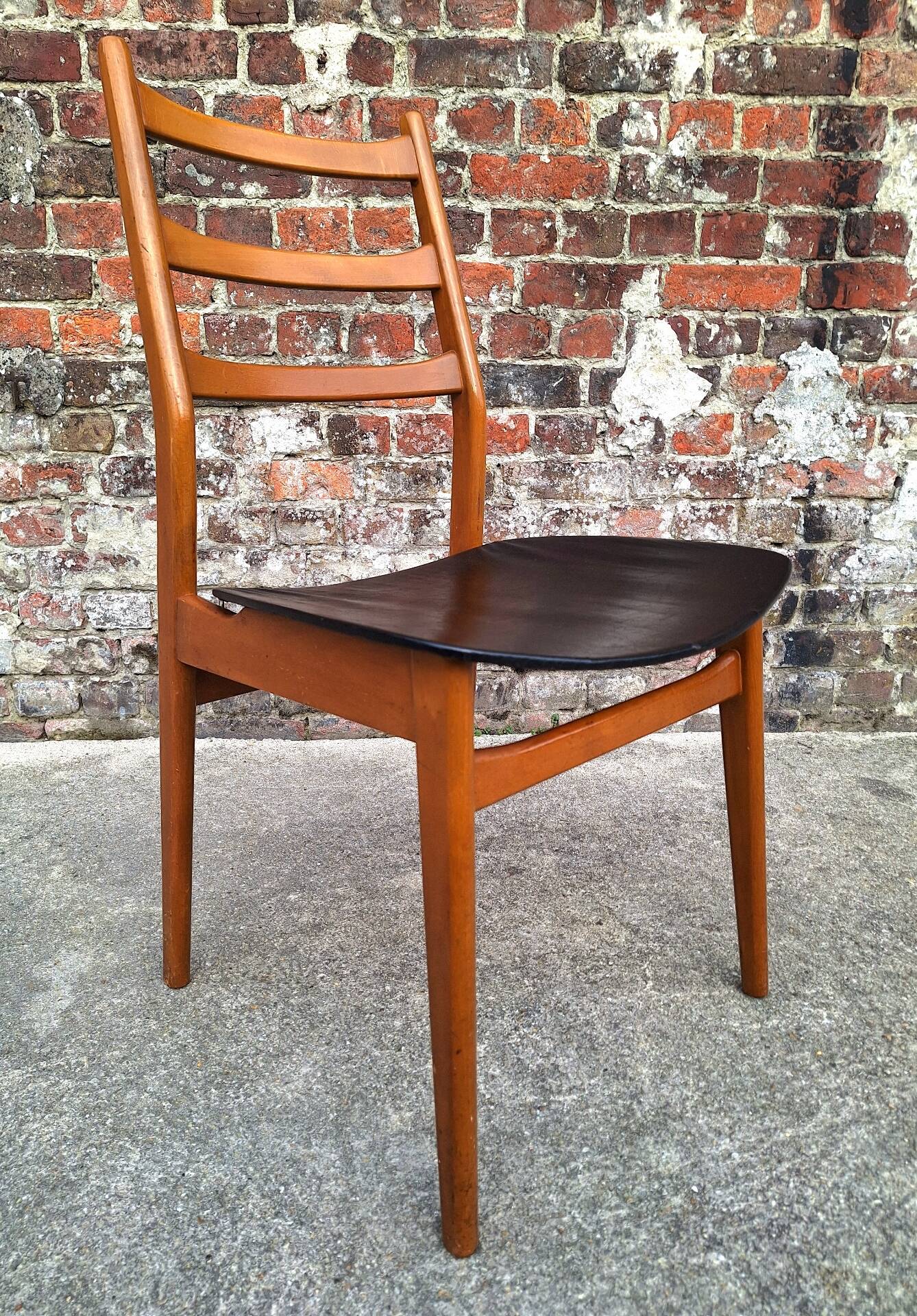 Set of 4 Casala chairs, vintage Scandinavian design seats.