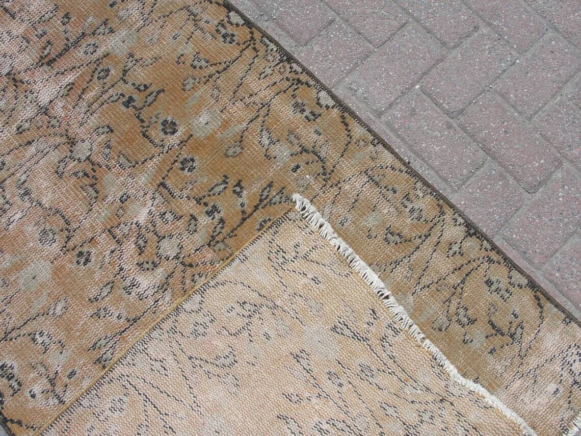 Vintage boho style rug - Oushak rug for entryway