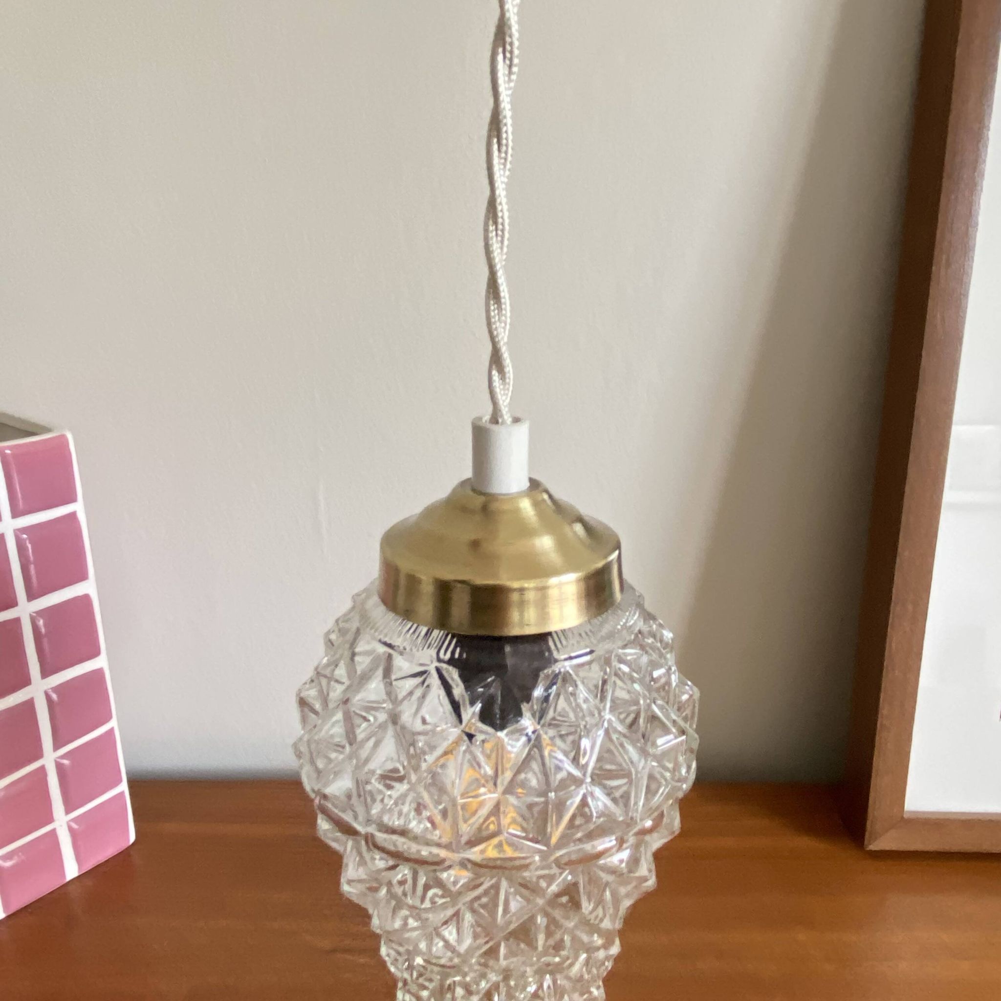 Antique tulip pendant lamp in transparent glass with brass claw LAMP-7386