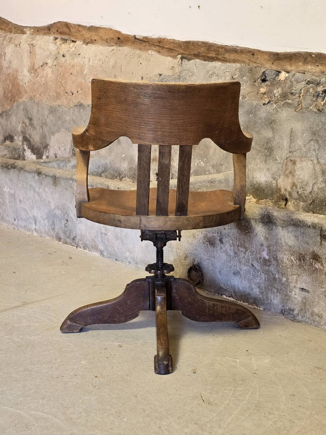 English American office armchair circa 1900 in oak