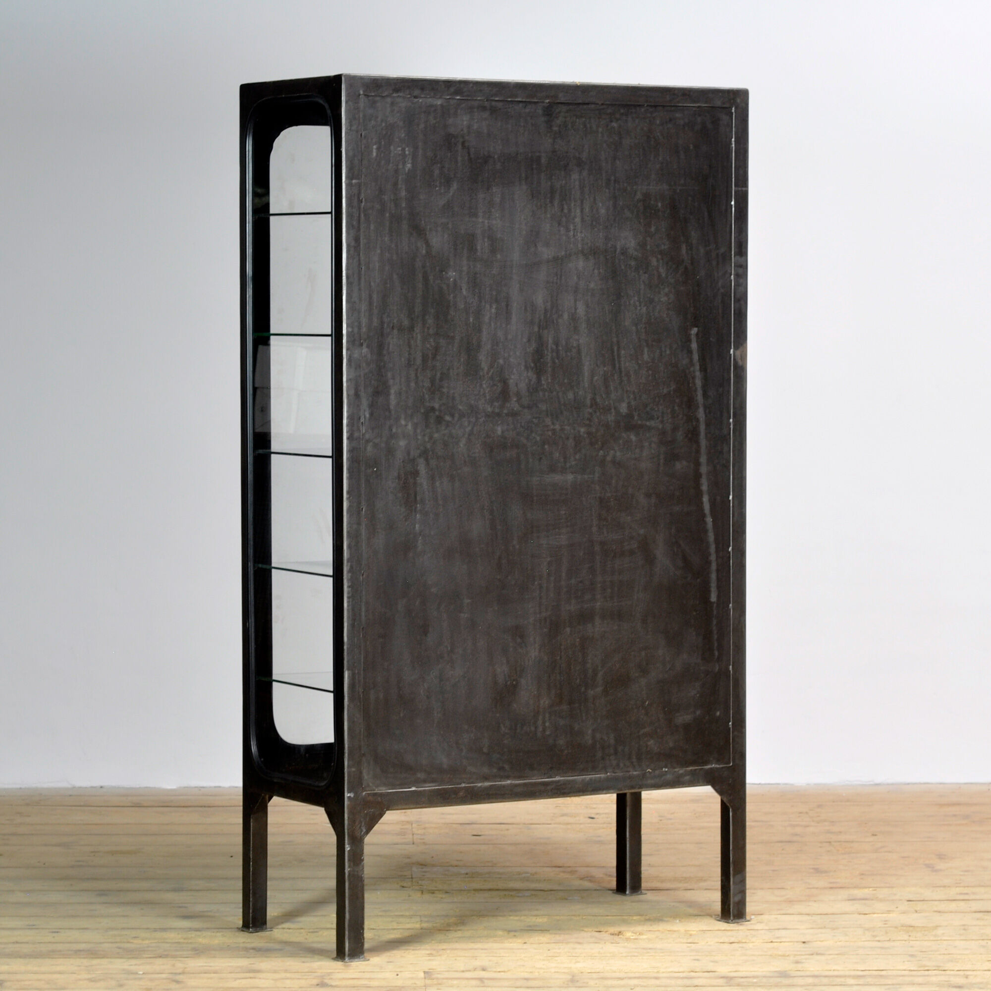 Cabinet médical vintage, années 1970