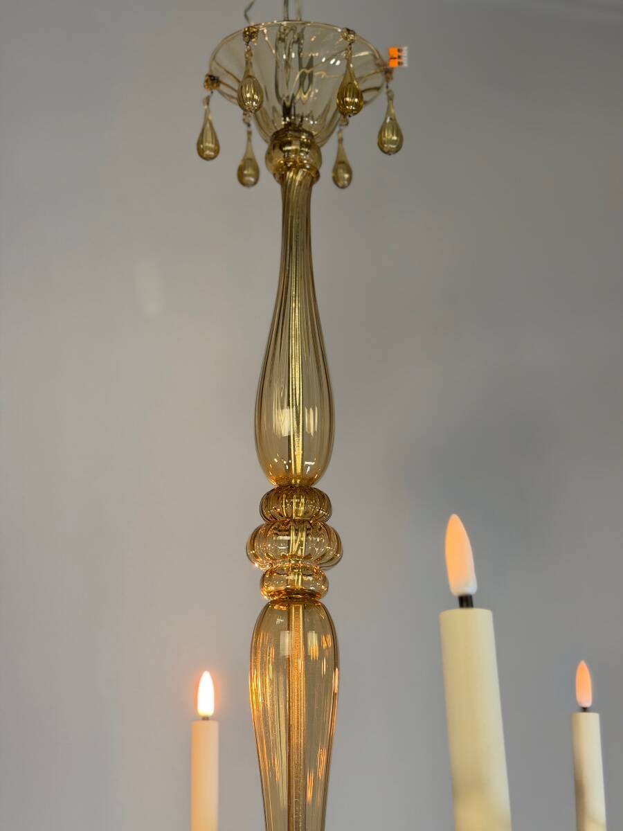 Venetian chandelier in gilded Murano glass by Venini circa 1920, 6 light arms.