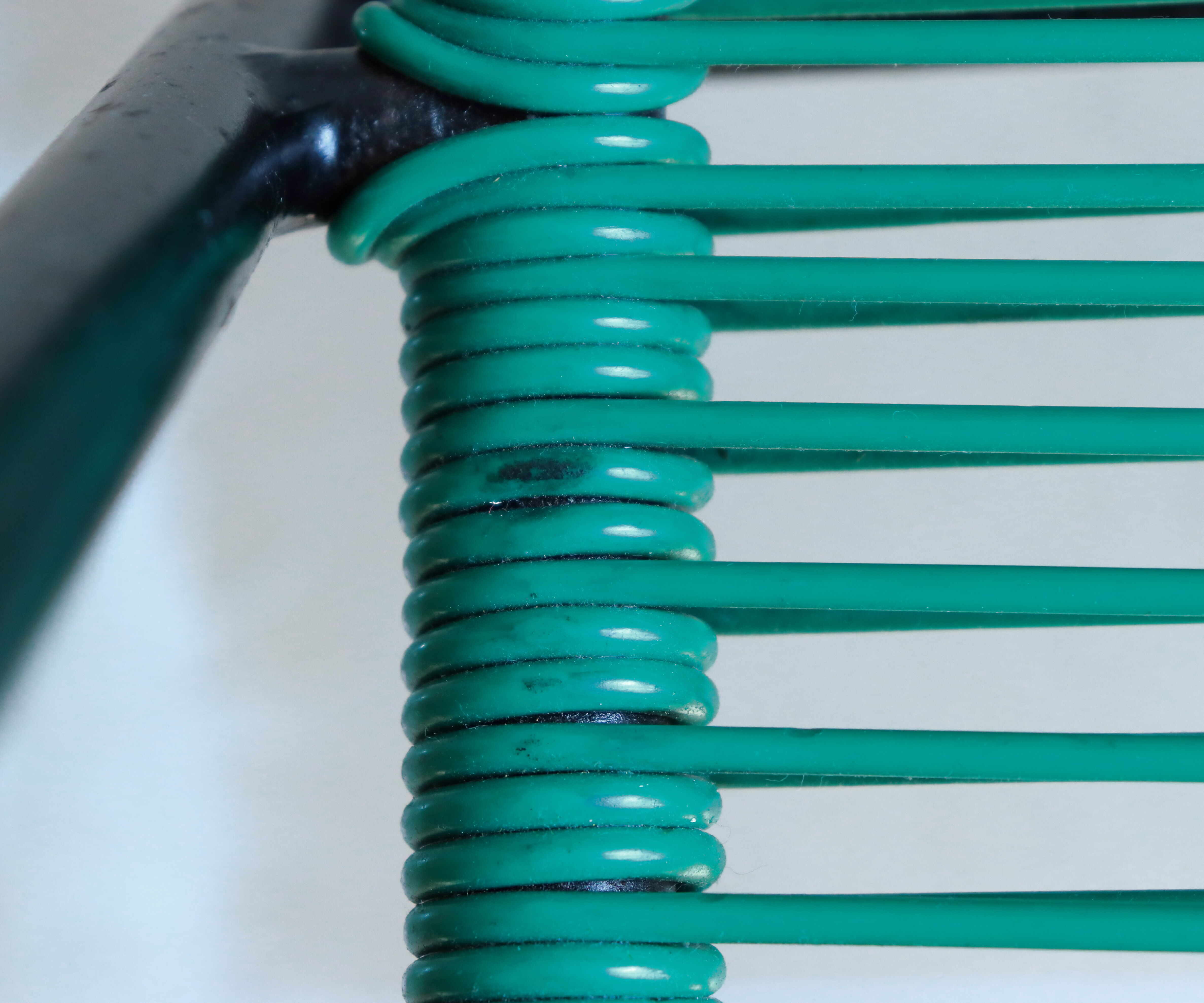 Metal and scoubidou green garden chair