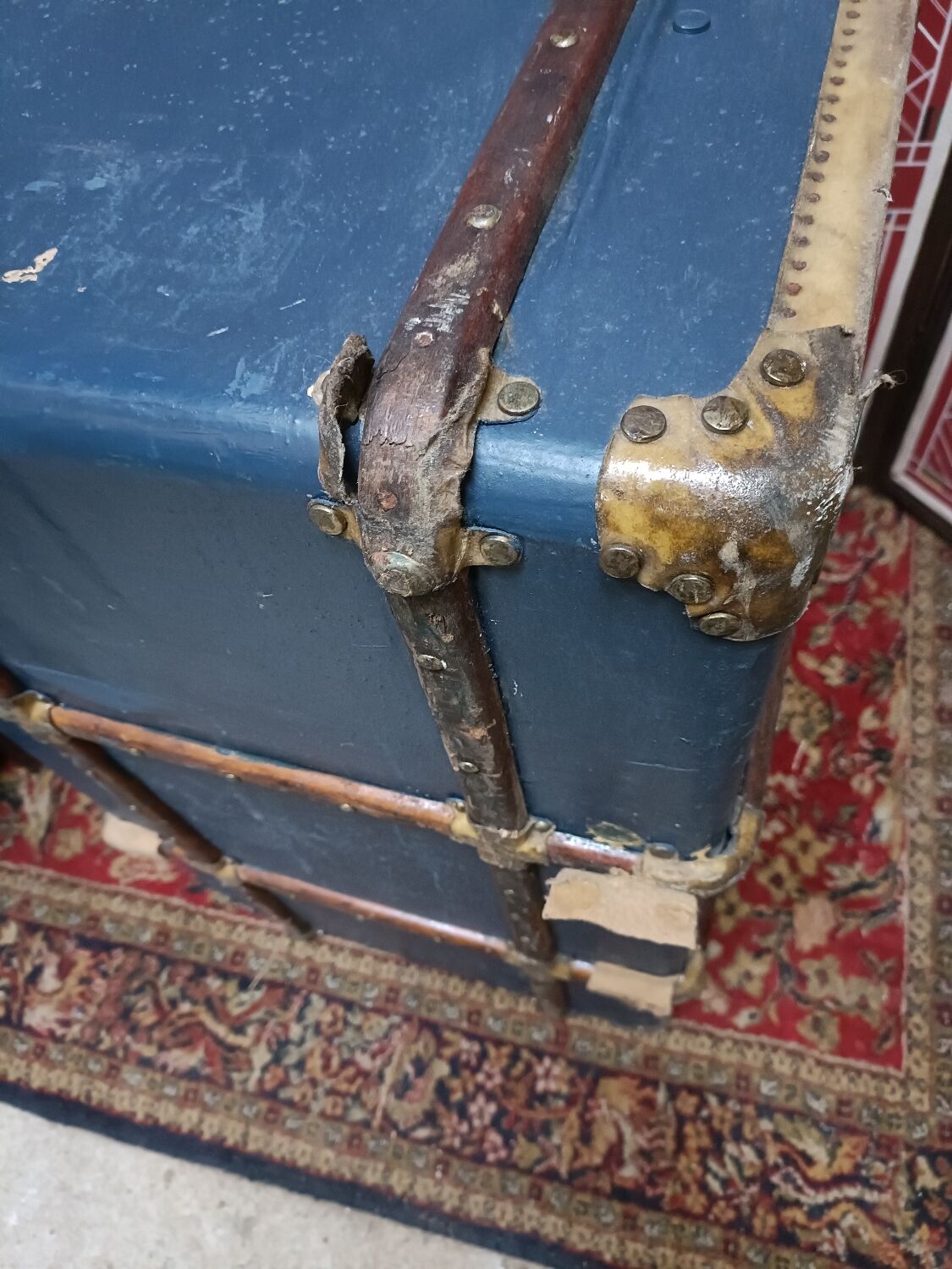Former D.FES travel trunk trademark, 1950s