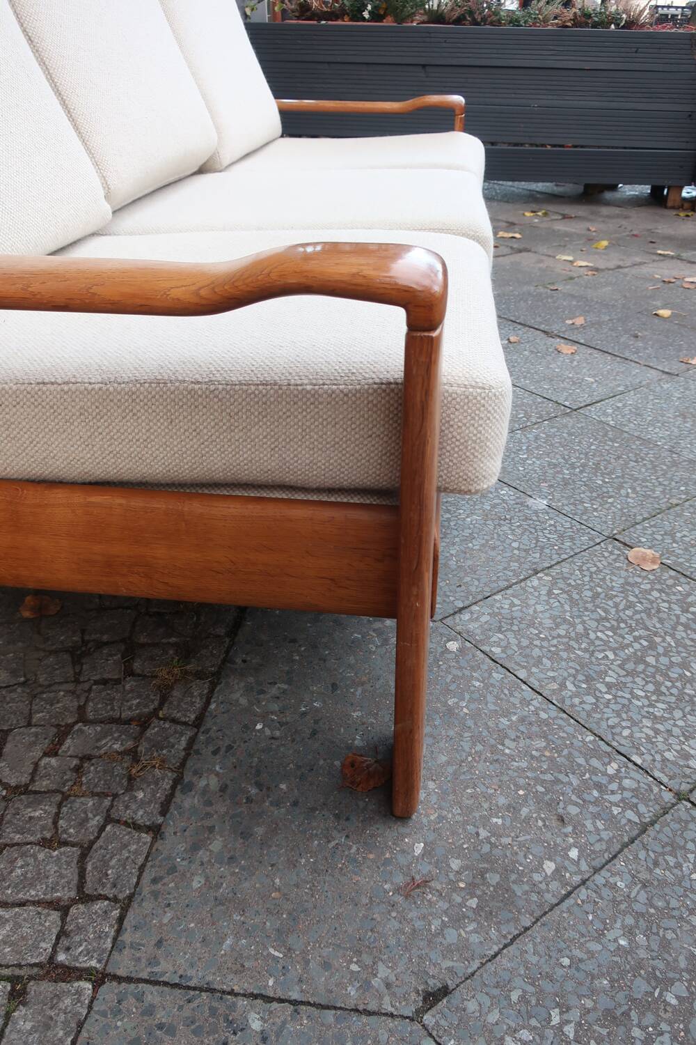 Scandinavian sofa in oak and wool from the 60s