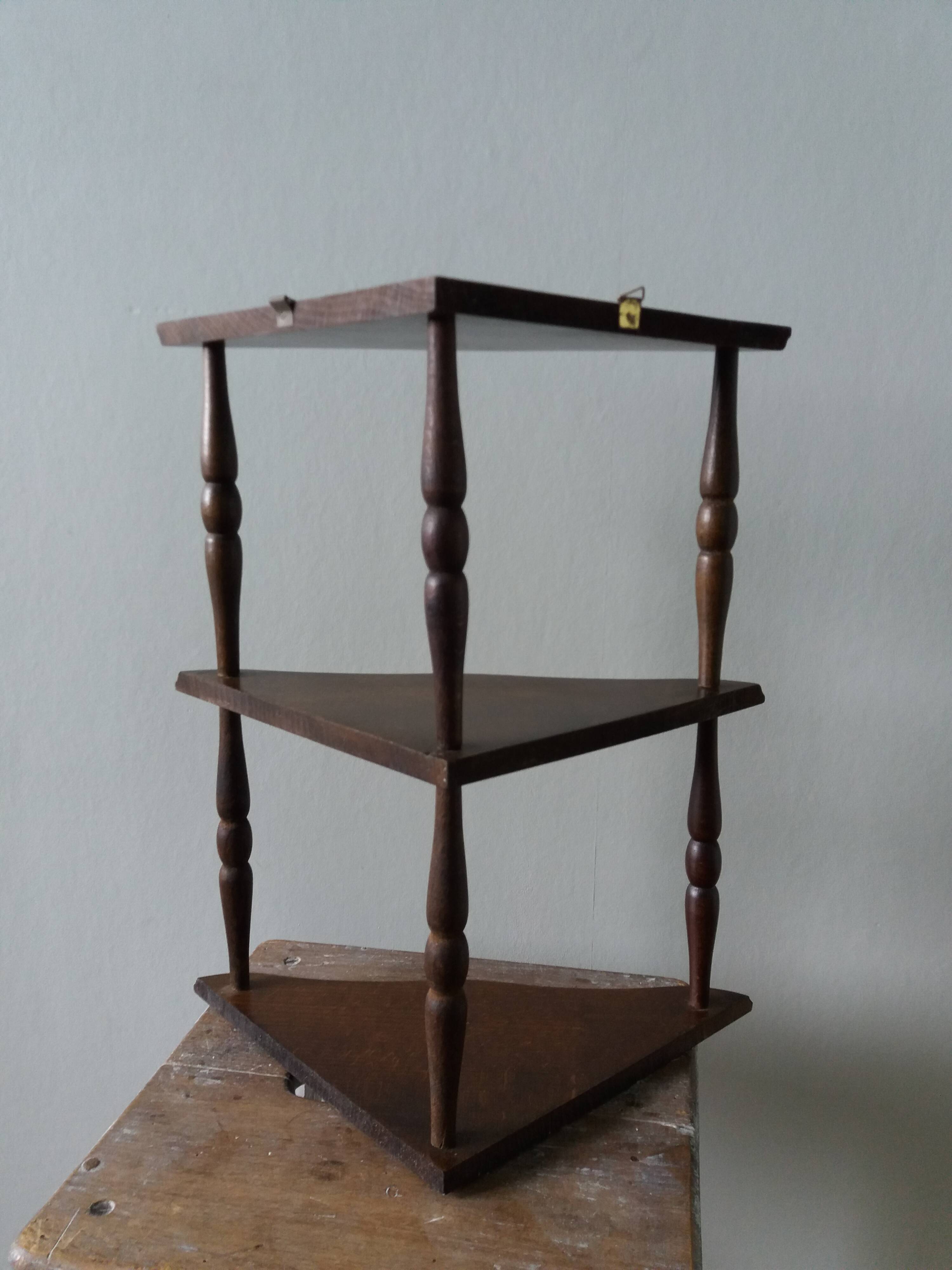 Étagère murale d'angle