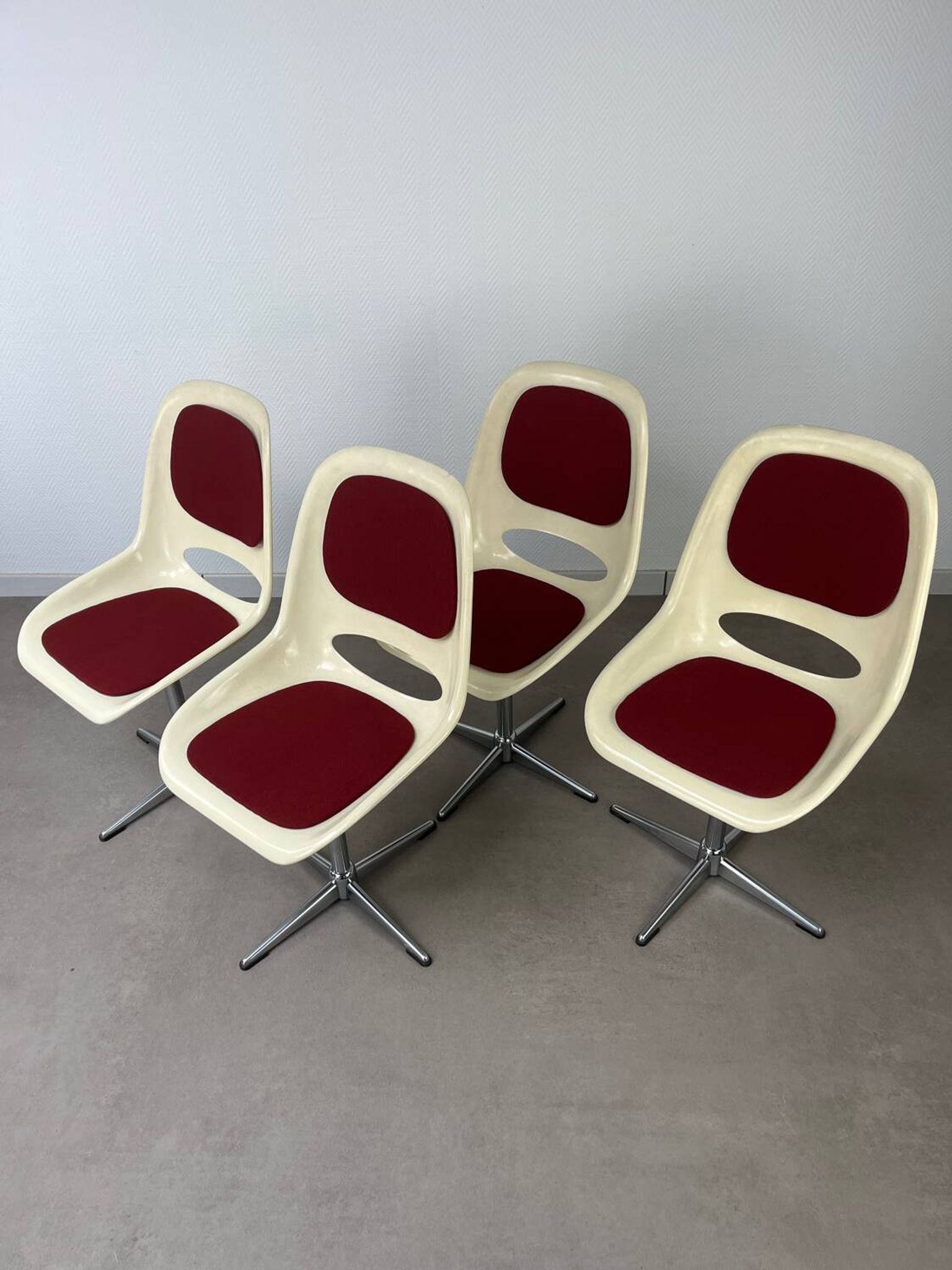 4 chaises Space Age, coque années 70 pour Lockhausen