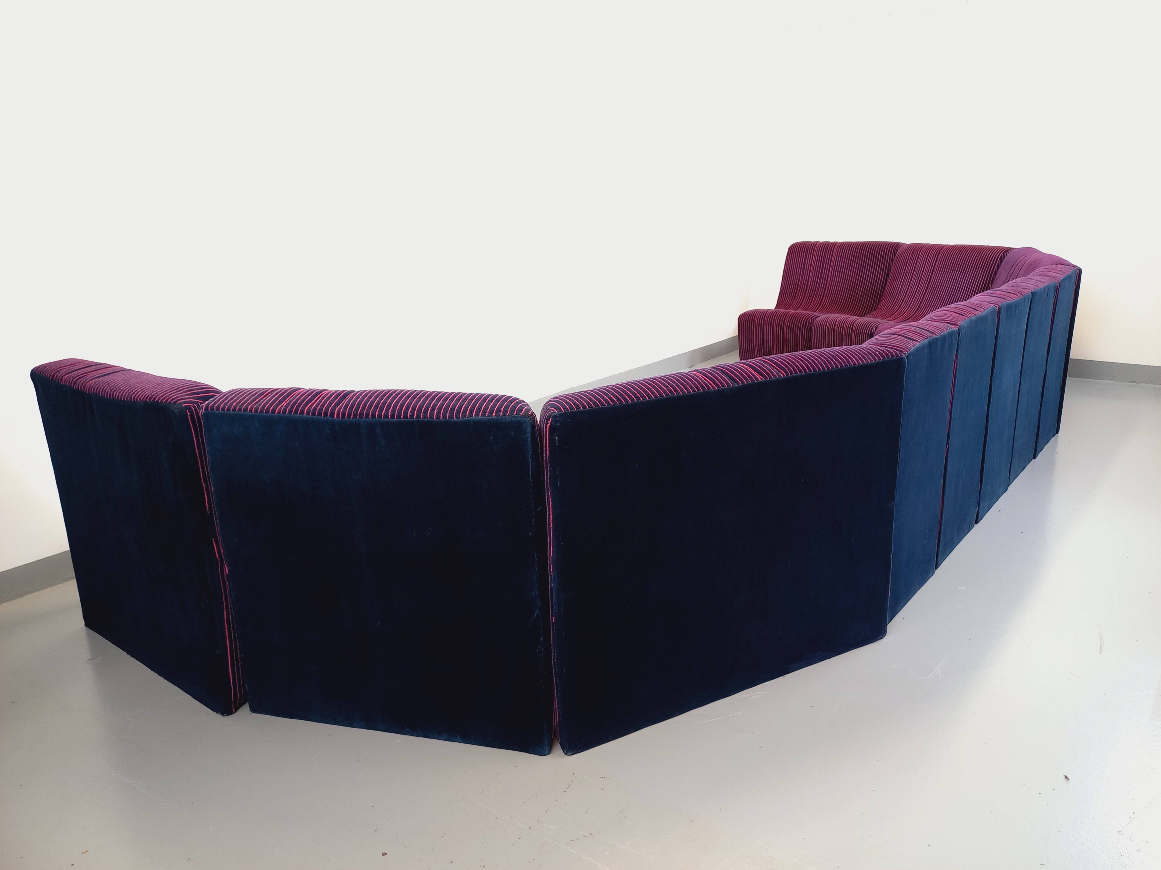 Vintage Snake modular sofa composed of 11 armchair modules and 3 velvet fabric poufs