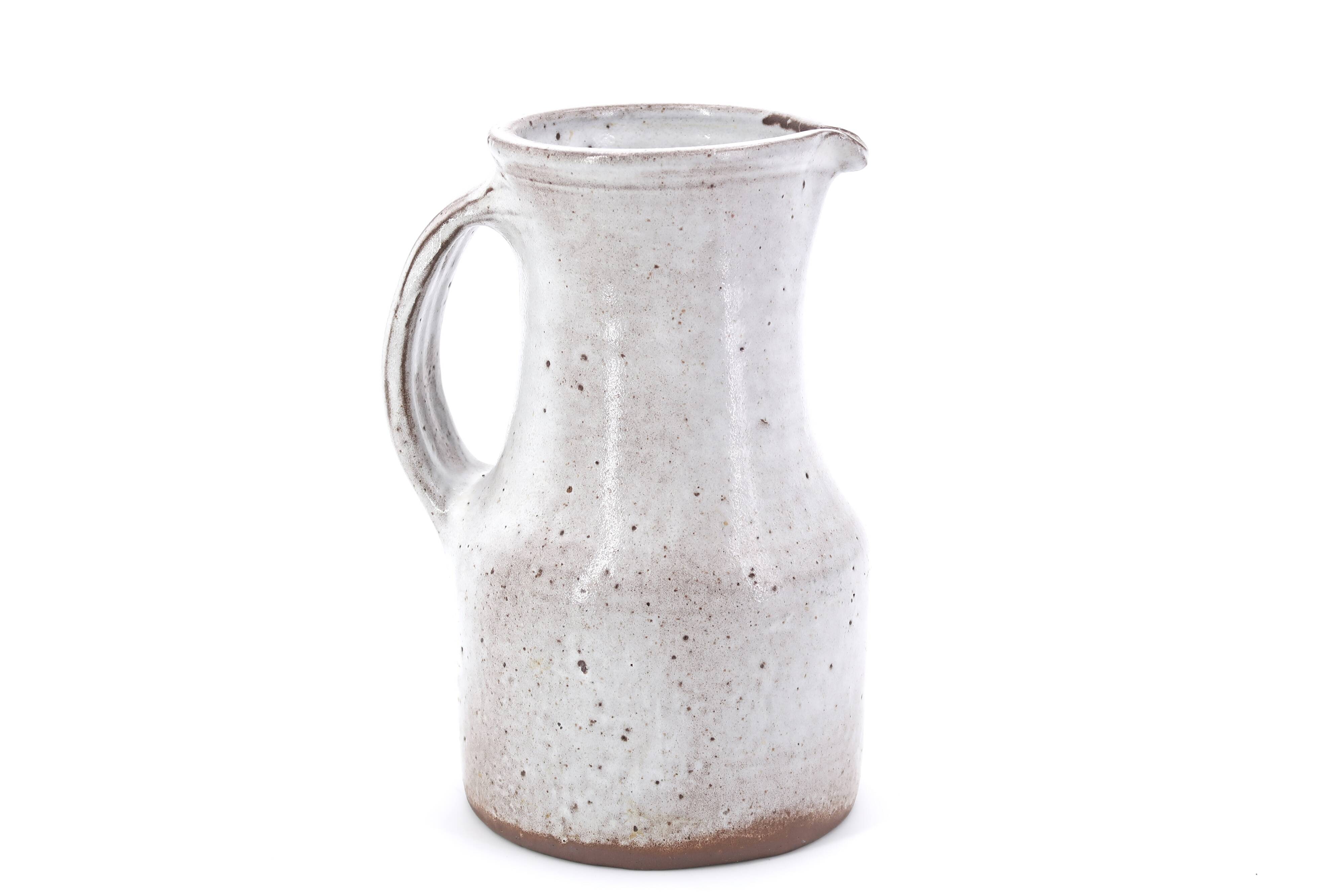 Pichet blanc en grès de Jeanne et Norbert Pierlot