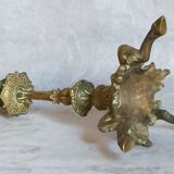 Bougeoir en bronze doré tripode XIXème